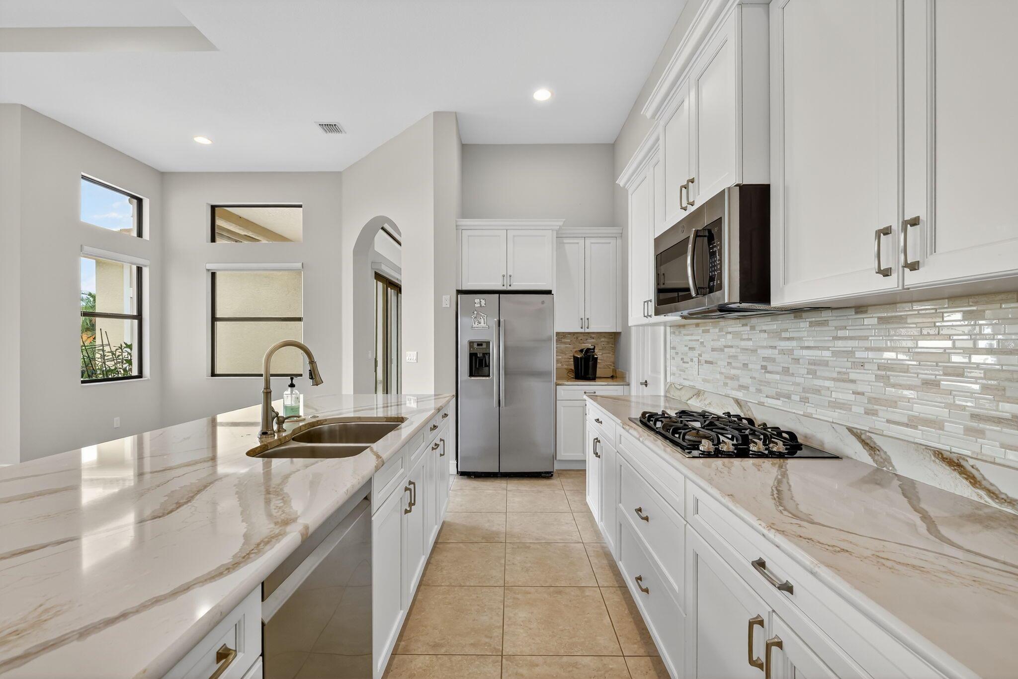 Palm City, Florida, 34990, United States, 4 Bedrooms Bedrooms, ,5 BathroomsBathrooms,Residential,Active,1952625