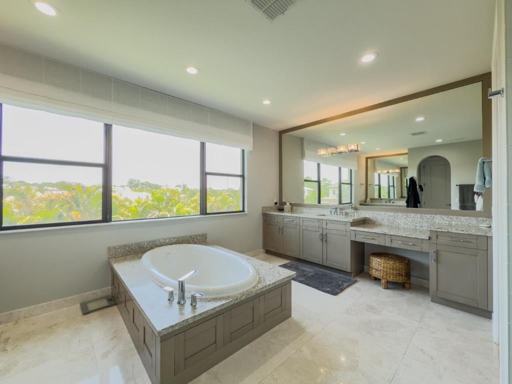 Jupiter, Florida, 33458, United States, 6 Bedrooms Bedrooms, ,6 BathroomsBathrooms,Residential,Active,2008278