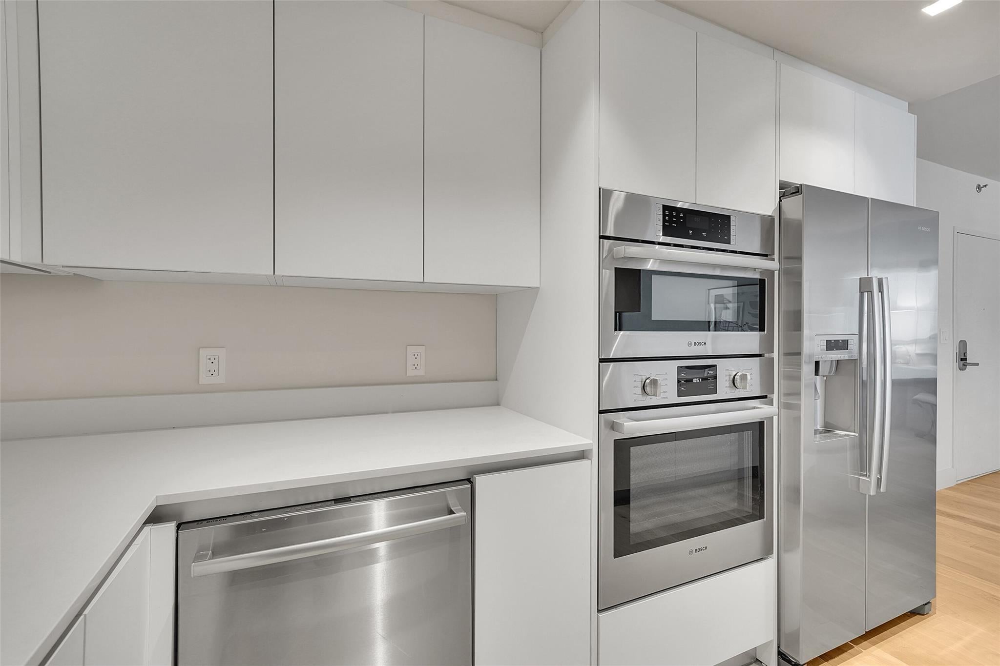 Miami Beach, Florida, 33139, United States, 2 Bedrooms Bedrooms, ,2 BathroomsBathrooms,Residential,Active,1973367