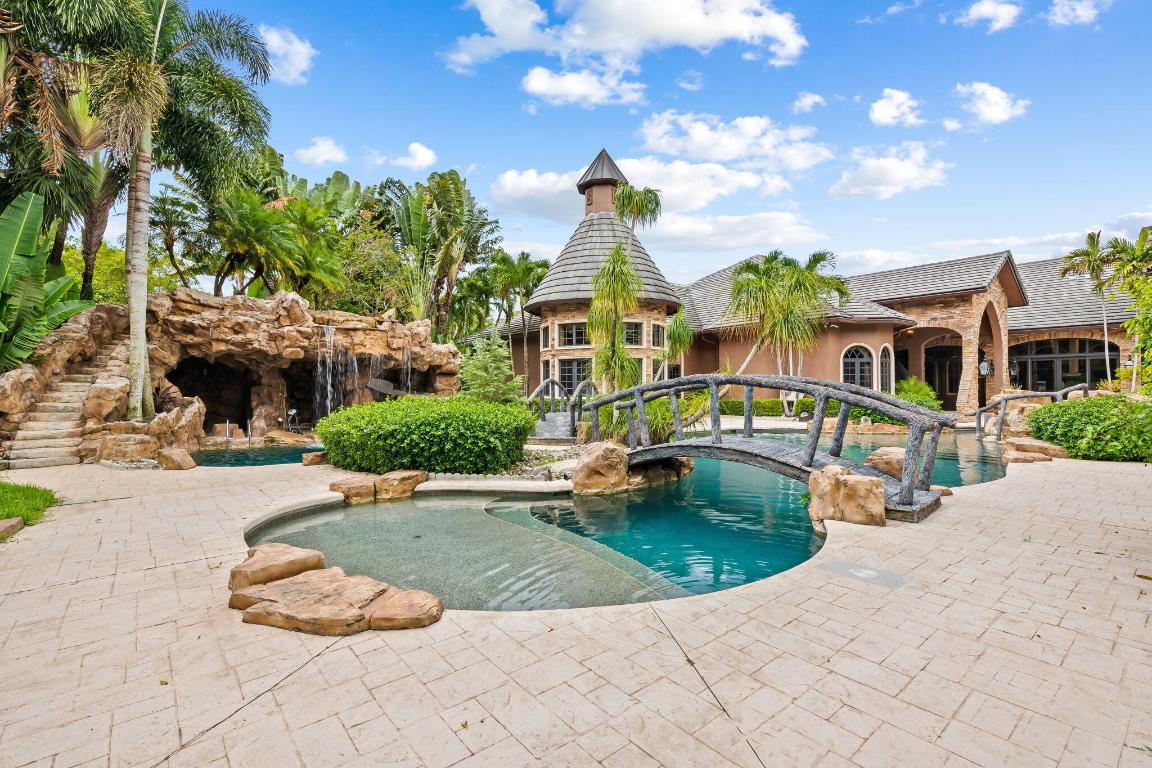 Parkland, Florida, 33067, United States, 7 Bedrooms Bedrooms, ,9 BathroomsBathrooms,Residential,Active,2010918