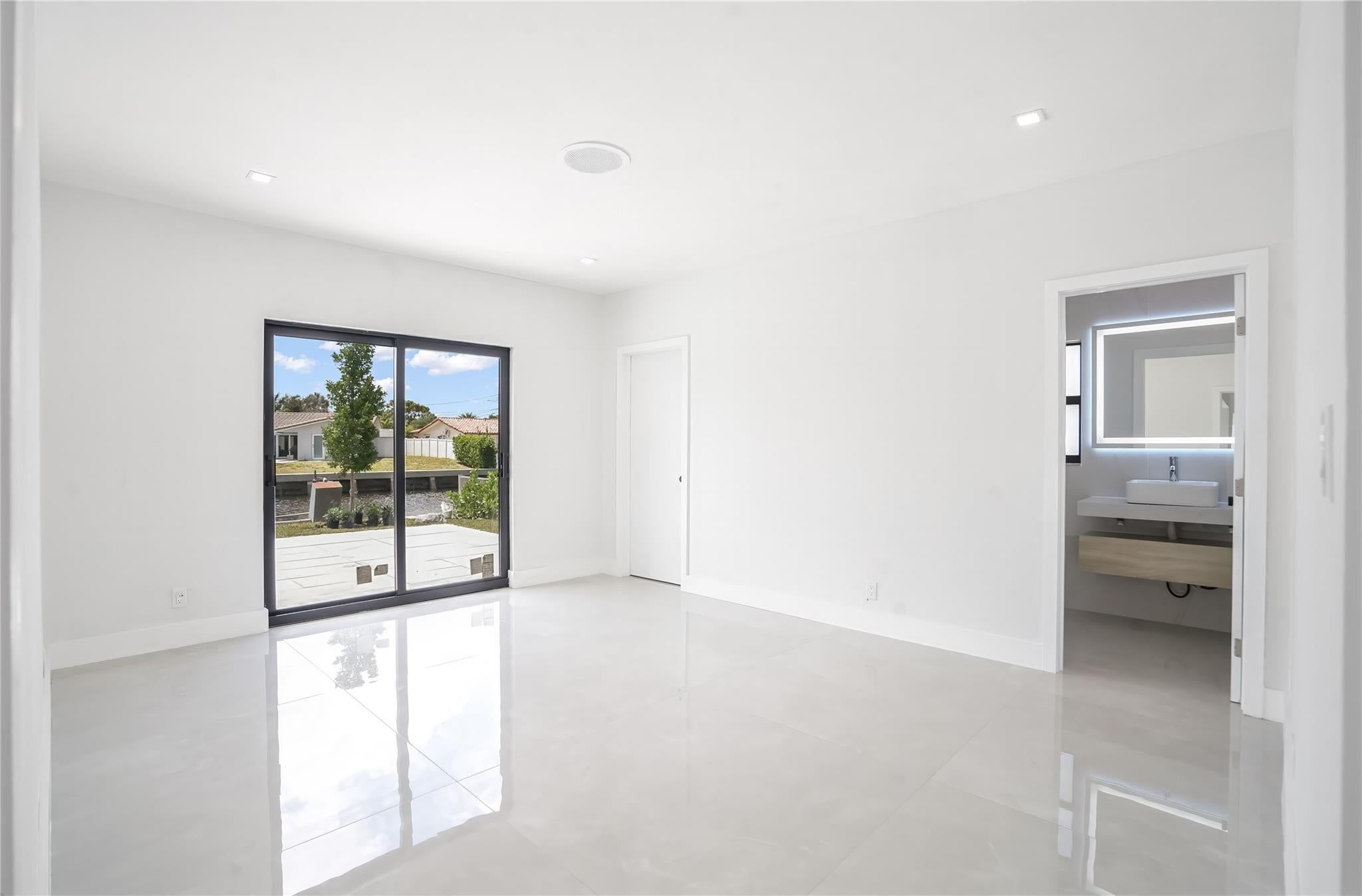 Fort Lauderdale, Florida, 33308, United States, 3 Bedrooms Bedrooms, ,3 BathroomsBathrooms,Residential,Active,1892444