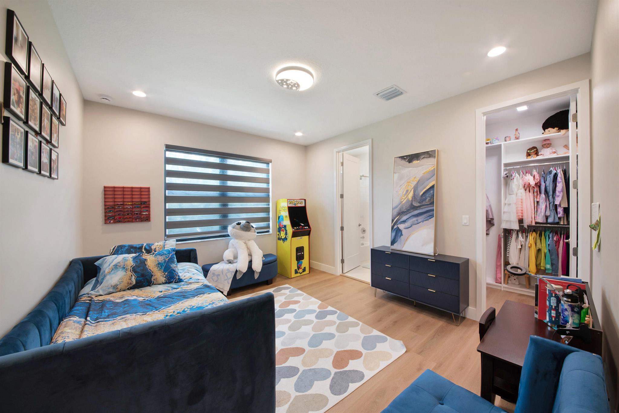 Boca Raton, Florida, 33434, United States, 5 Bedrooms Bedrooms, ,7 BathroomsBathrooms,Residential,Active,1963404