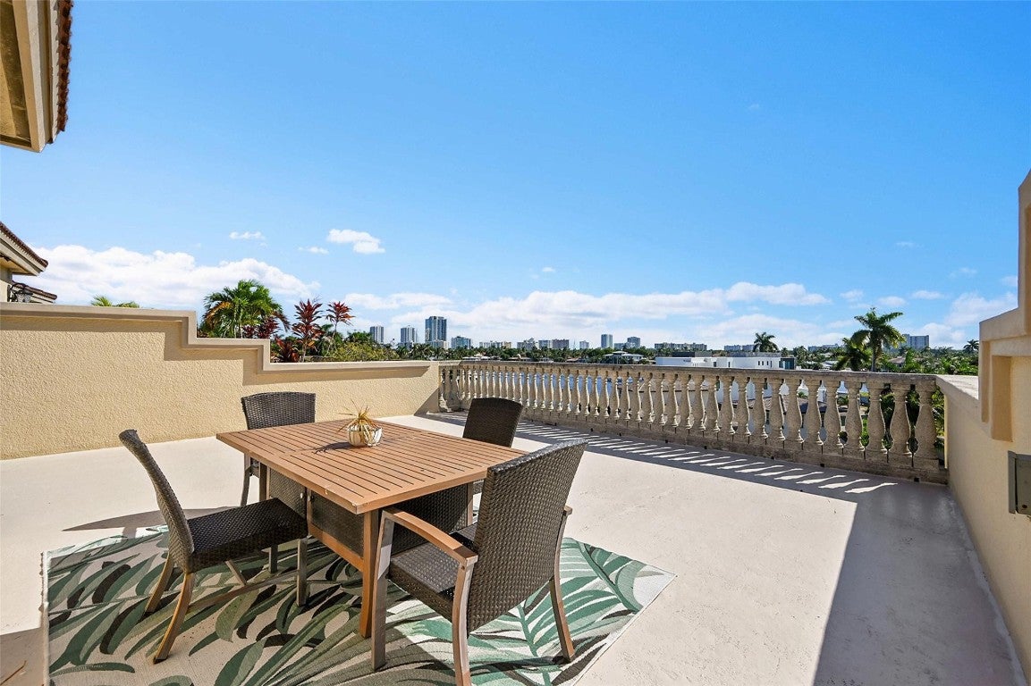 Pompano Beach, Florida, 33062, United States, 3 Bedrooms Bedrooms, ,4 BathroomsBathrooms,Residential,Active,1997627