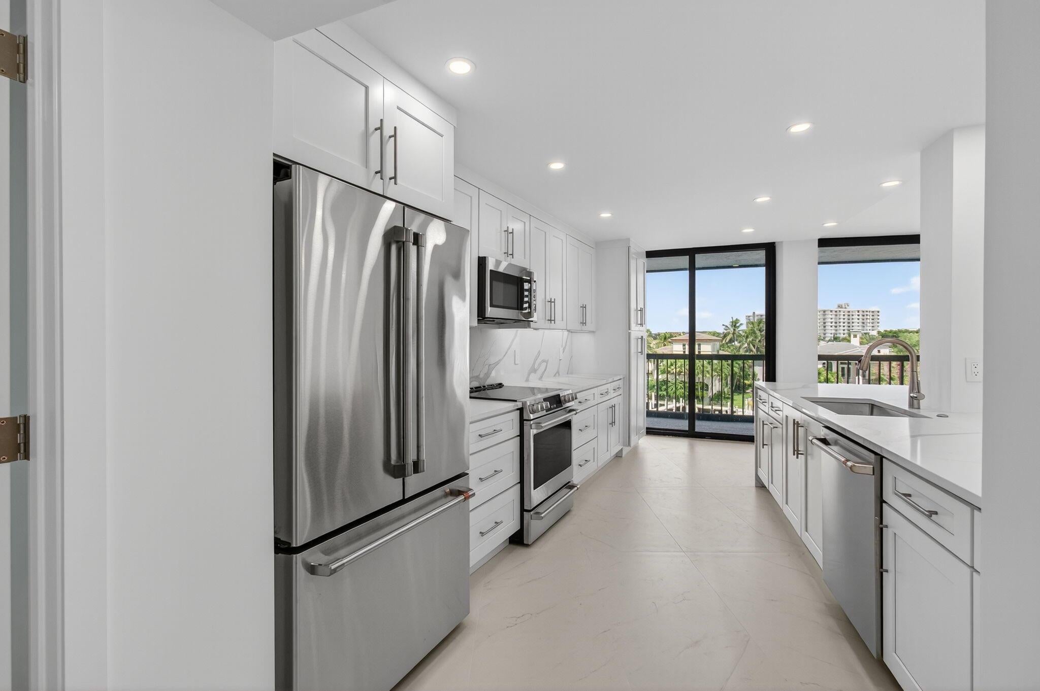Highland Beach, Florida, 33487, United States, ,2 BathroomsBathrooms,Residential,Active,1762854