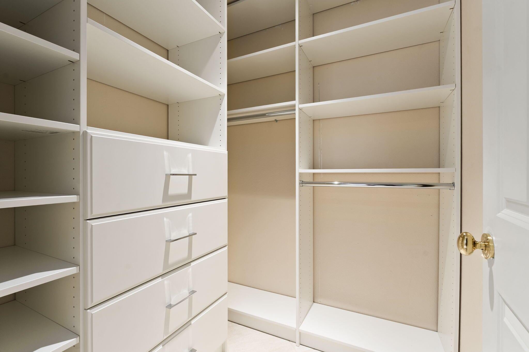 Sewalls Point, Florida, 34996, United States, 3 Bedrooms Bedrooms, ,4 BathroomsBathrooms,Residential,Active,1919064