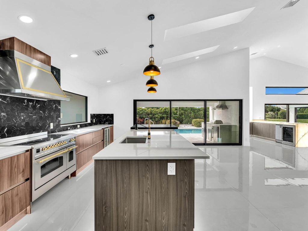 Boca Raton, Florida, 33433, United States, 5 Bedrooms Bedrooms, ,4 BathroomsBathrooms,Residential,Active,2009178