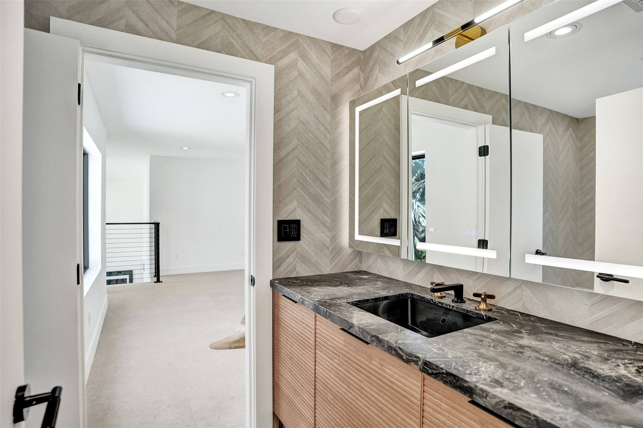 Lighthouse Point, Florida, 33064, United States, 4 Bedrooms Bedrooms, ,4 BathroomsBathrooms,Residential,Active,1919400