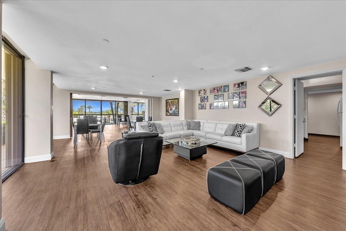 Palm Beach, Florida, 33480, United States, 3 Bedrooms Bedrooms, ,3 BathroomsBathrooms,Residential,Active,1954435