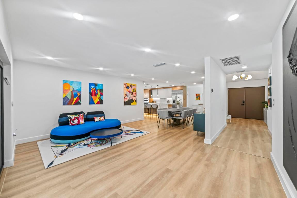 Miami, Florida, 33180, United States, 5 Bedrooms Bedrooms, ,4 BathroomsBathrooms,Residential,Active,2011434