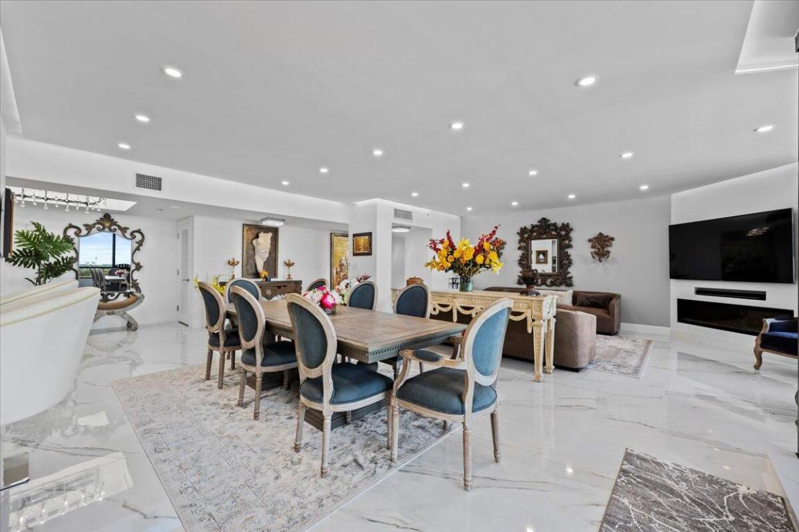 North Palm Beach, Florida, 33408, United States, 2 Bedrooms Bedrooms, ,3 BathroomsBathrooms,Residential,Active,2007652