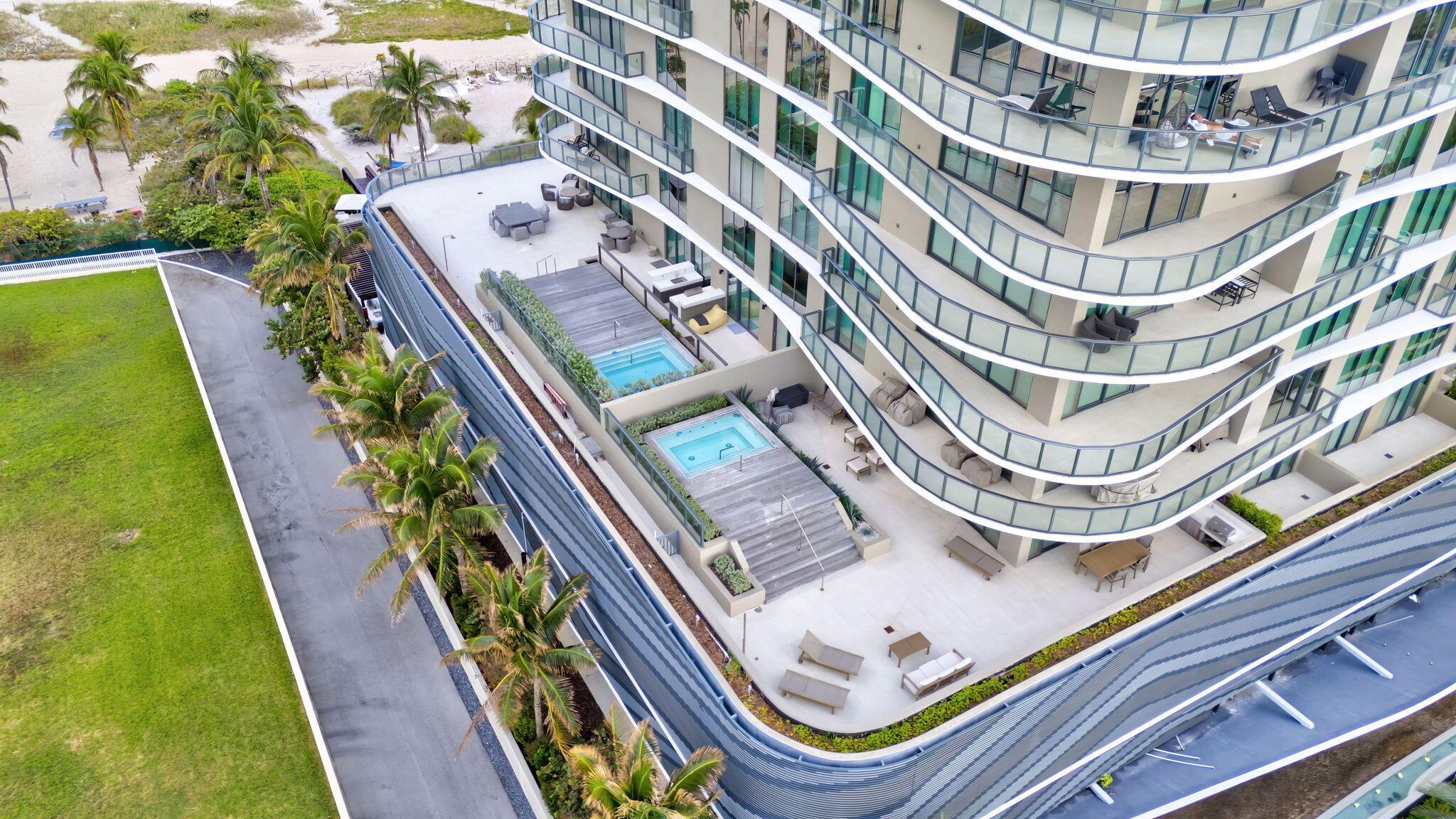 Pompano Beach, Florida, 33062, United States, 2 Bedrooms Bedrooms, ,3 BathroomsBathrooms,Residential,Pending,1959525