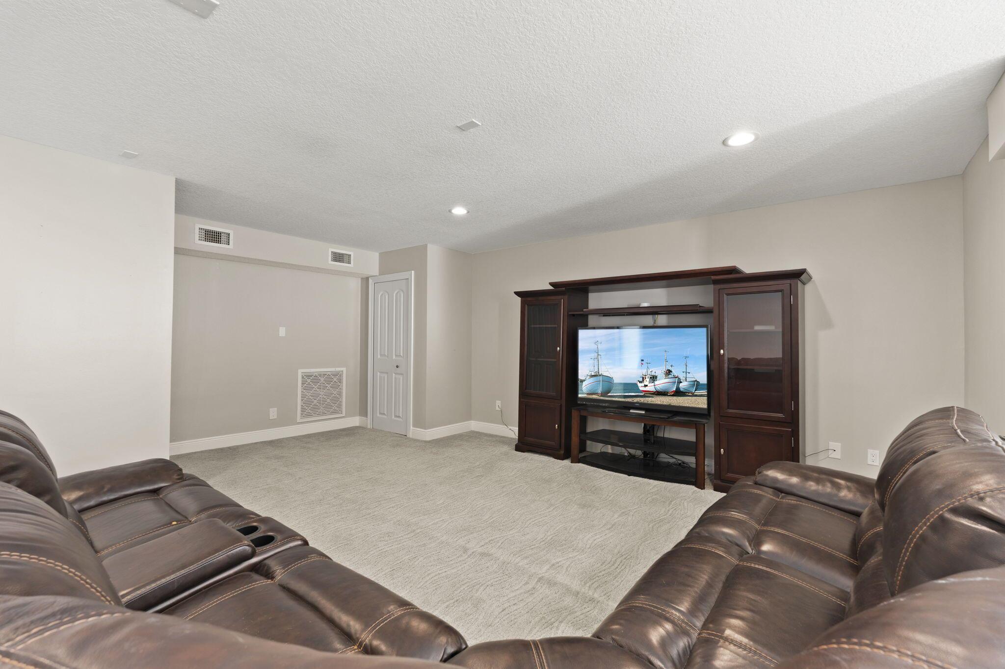 Fort Pierce, Florida, 34949, United States, 5 Bedrooms Bedrooms, ,5 BathroomsBathrooms,Residential,Active,1970997