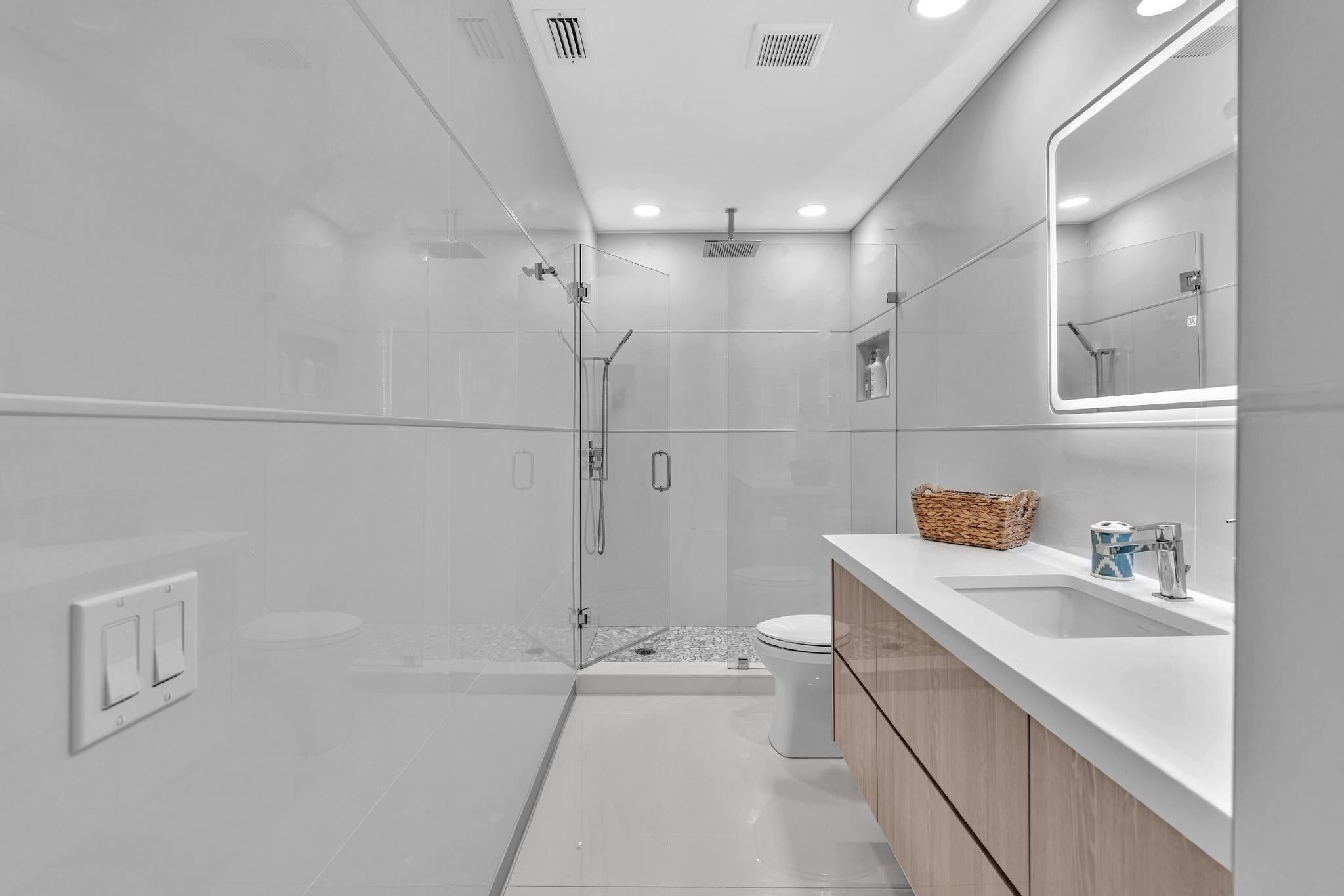 Lighthouse Point, Florida, 33064, United States, 4 Bedrooms Bedrooms, ,4 BathroomsBathrooms,Residential,Active,1945211