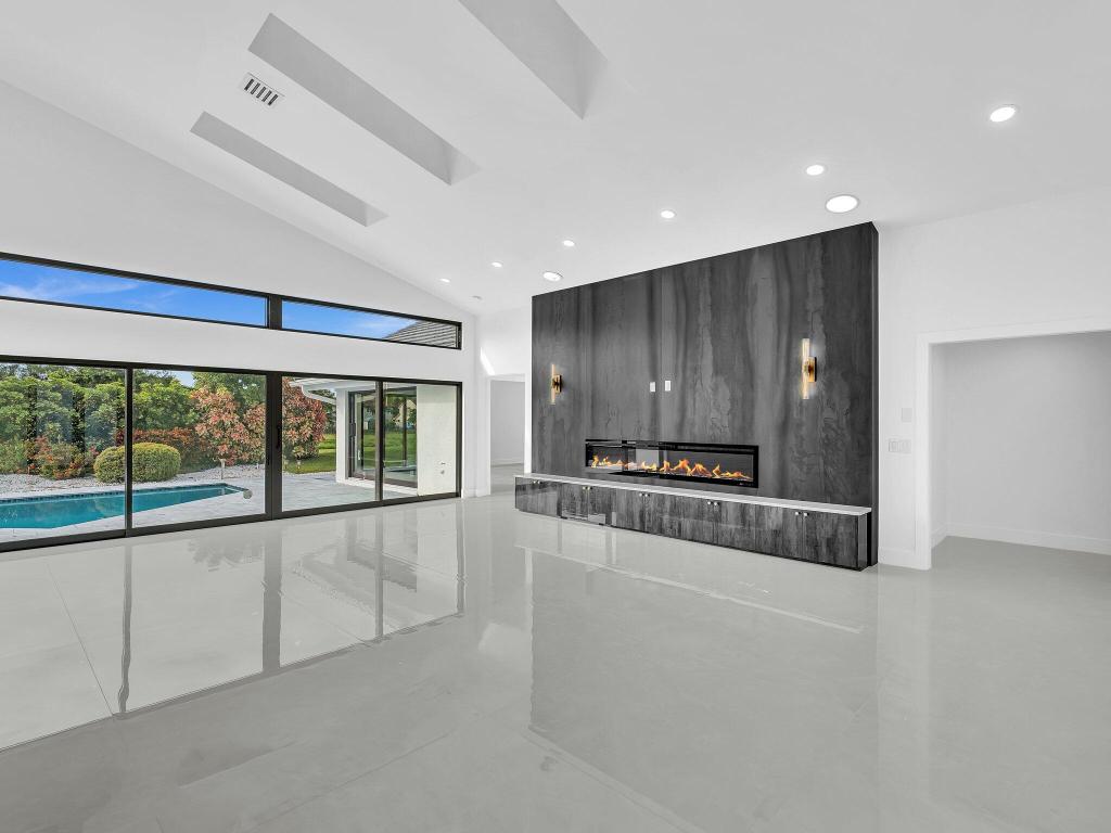 Boca Raton, Florida, 33433, United States, 5 Bedrooms Bedrooms, ,4 BathroomsBathrooms,Residential,Active,2009178