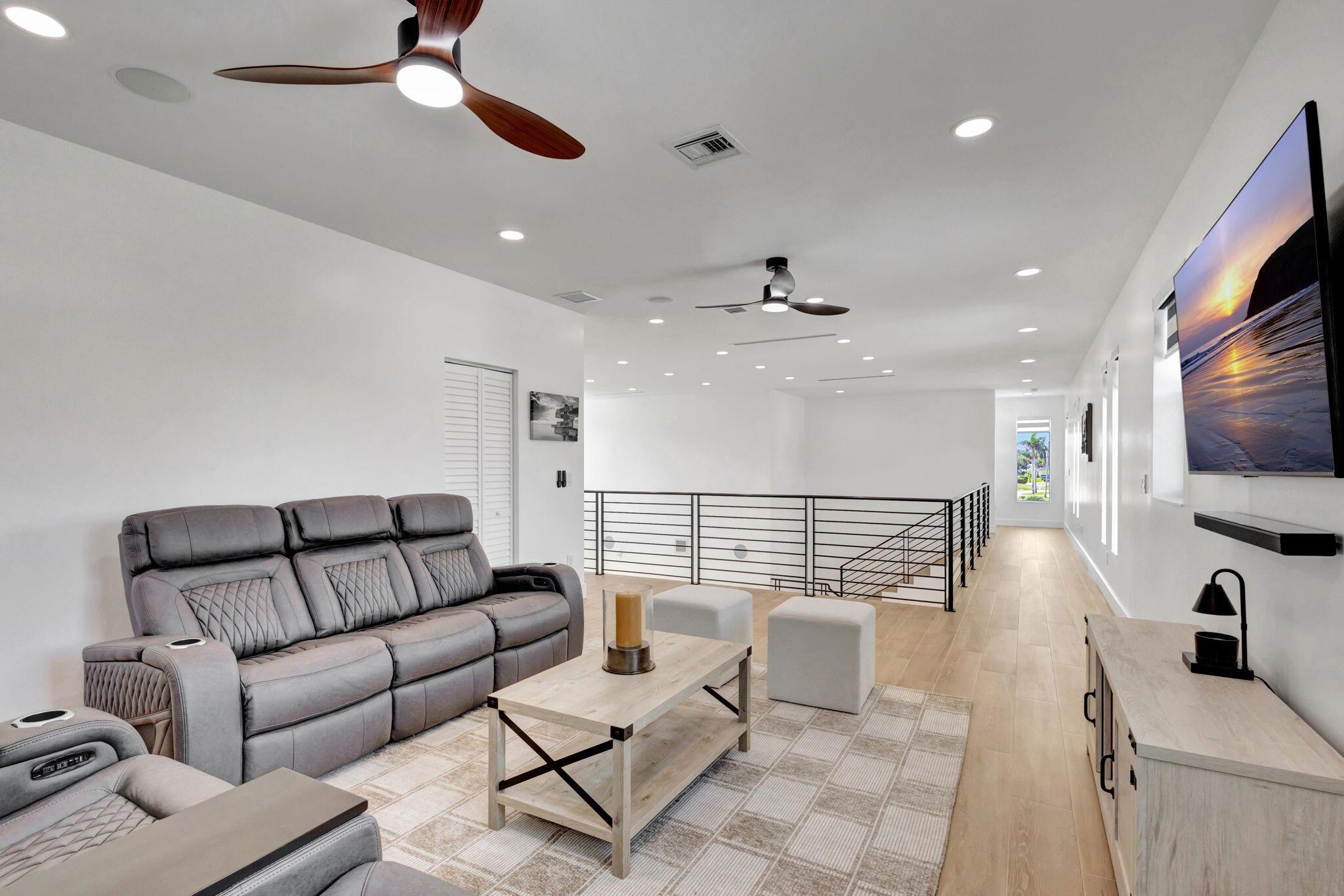 North Palm Beach, Florida, 33408, United States, 4 Bedrooms Bedrooms, ,5 BathroomsBathrooms,Residential,Active,1973305