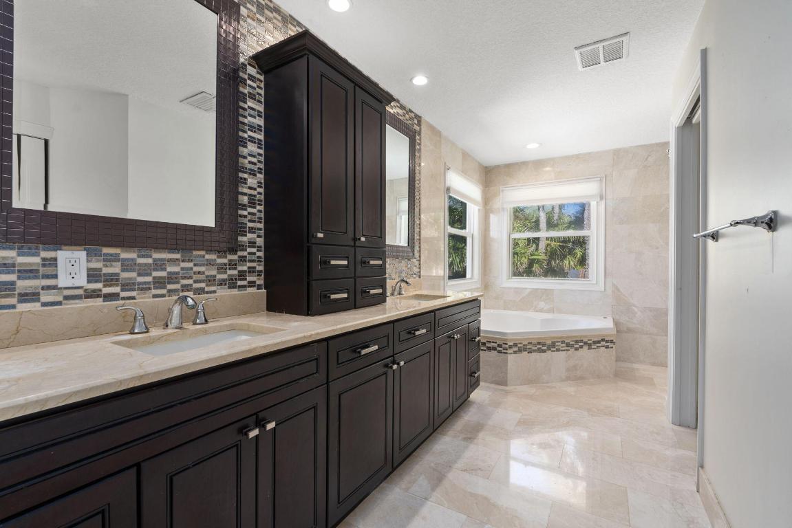 Fort Pierce, Florida, 34949, United States, 5 Bedrooms Bedrooms, ,5 BathroomsBathrooms,Residential,Active,2007926