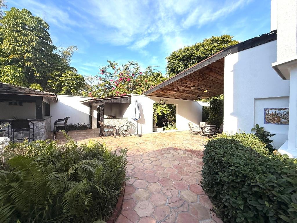 Fort Pierce, Florida, 34950, United States, 6 Bedrooms Bedrooms, ,6 BathroomsBathrooms,Residential,Active,2007665