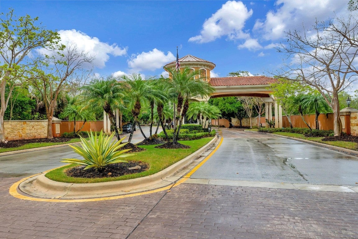 Coral Springs, Florida, 33067, United States, 4 Bedrooms Bedrooms, ,4 BathroomsBathrooms,Residential,Active,2008736