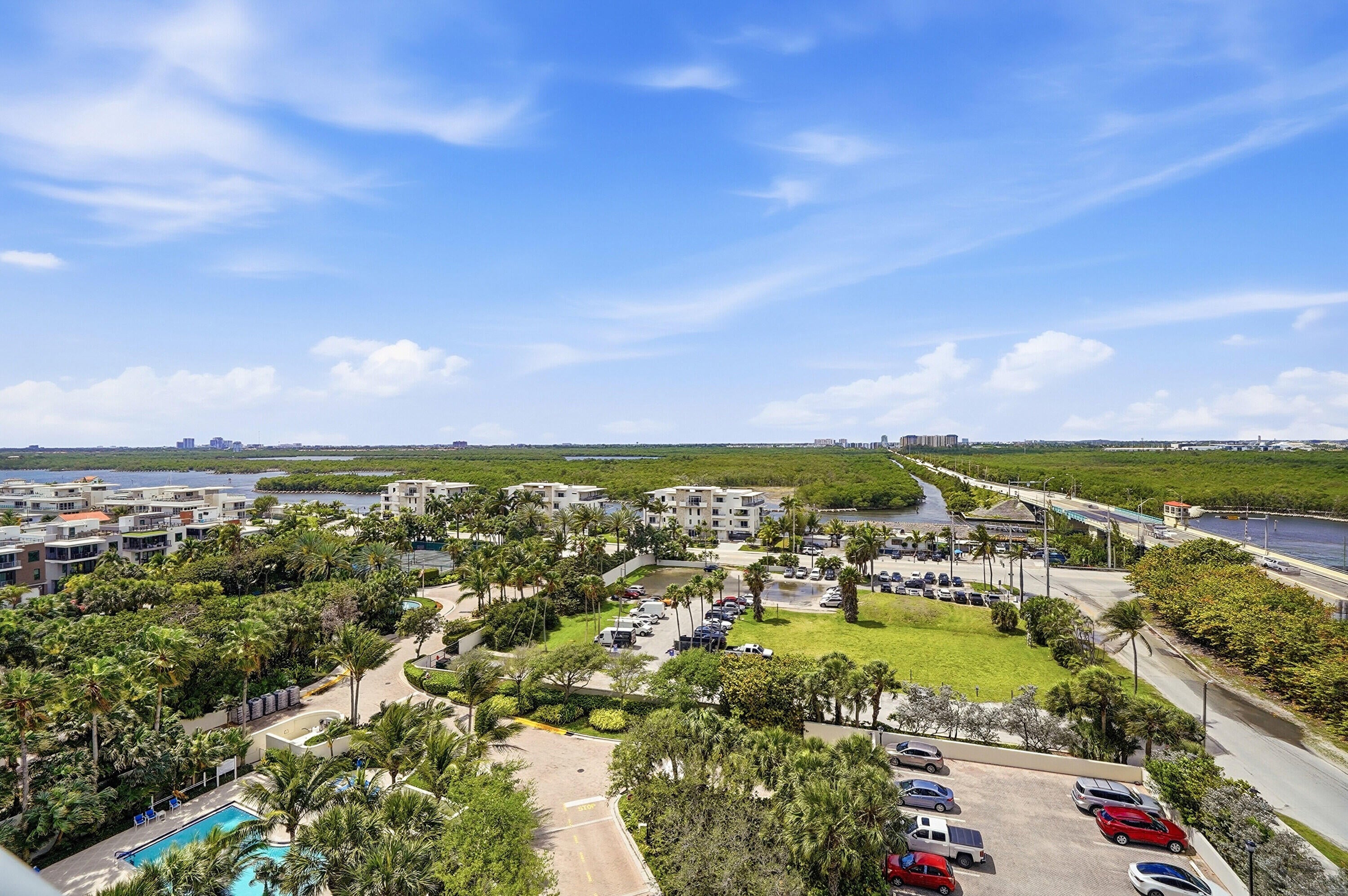 Hollywood, Florida, 33019, United States, 2 Bedrooms Bedrooms, ,3 BathroomsBathrooms,Residential,Active,2028550