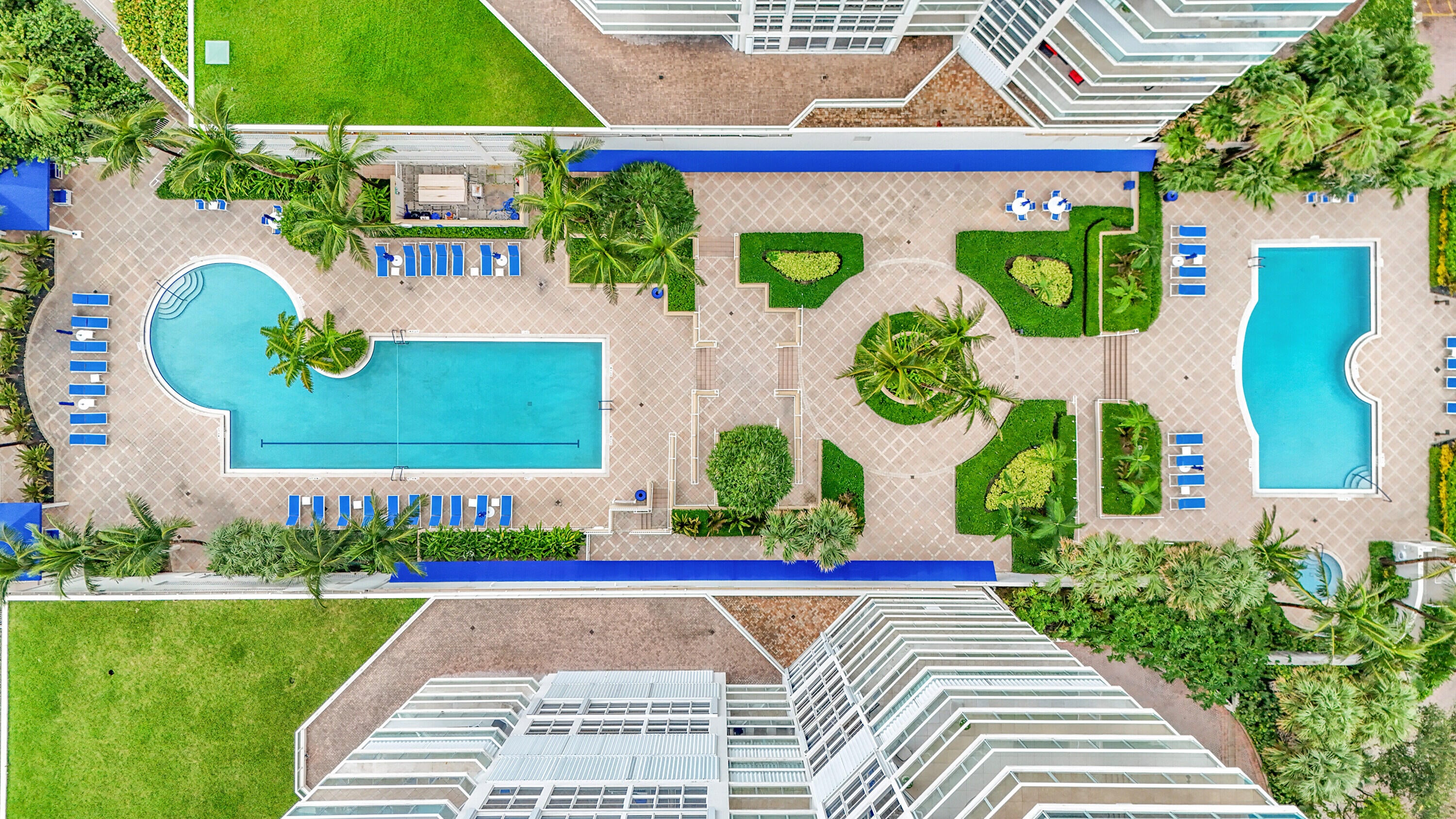 Hollywood, Florida, 33019, United States, 2 Bedrooms Bedrooms, ,3 BathroomsBathrooms,Residential,Active,2028550