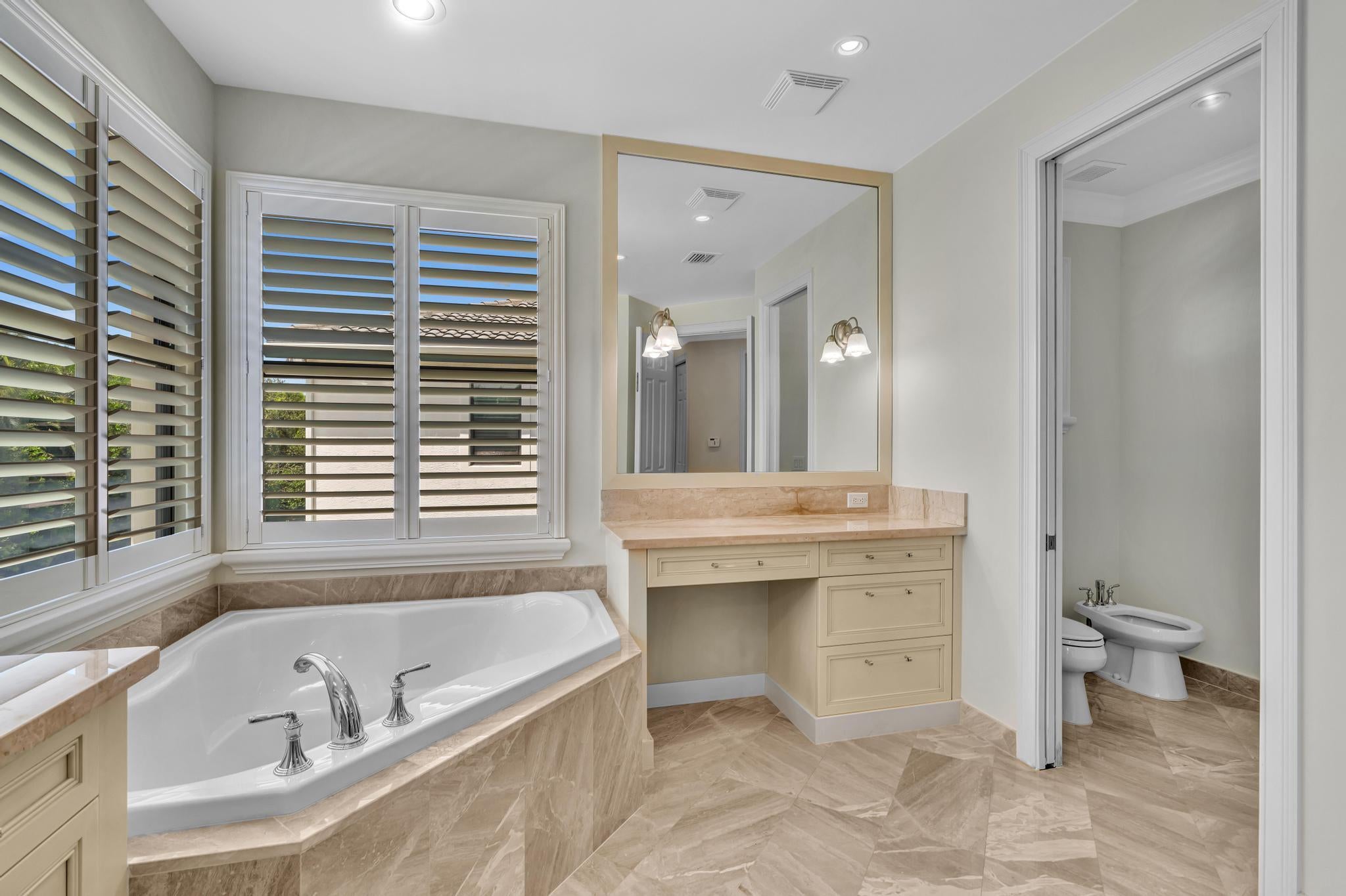 Delray Beach, Florida, 33446, United States, 5 Bedrooms Bedrooms, ,8 BathroomsBathrooms,Residential,Active,1929657