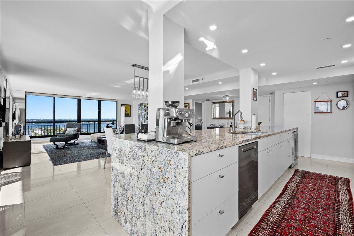 Singer Island, Florida, 33404, United States, 2 Bedrooms Bedrooms, ,4 BathroomsBathrooms,Residential,Active,2002609