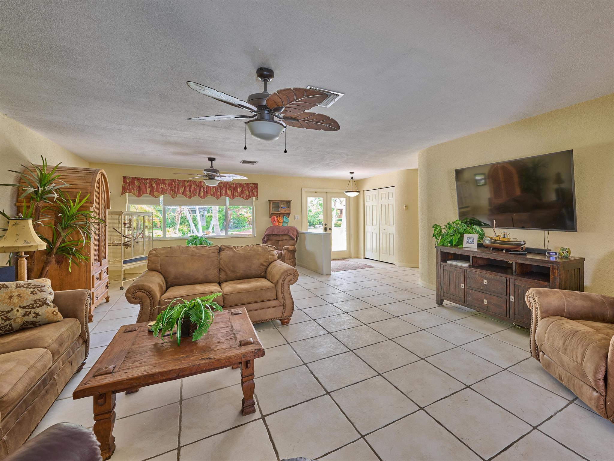 Lighthouse Point, Florida, 33064, United States, 4 Bedrooms Bedrooms, ,3 BathroomsBathrooms,Residential,Active,1900500