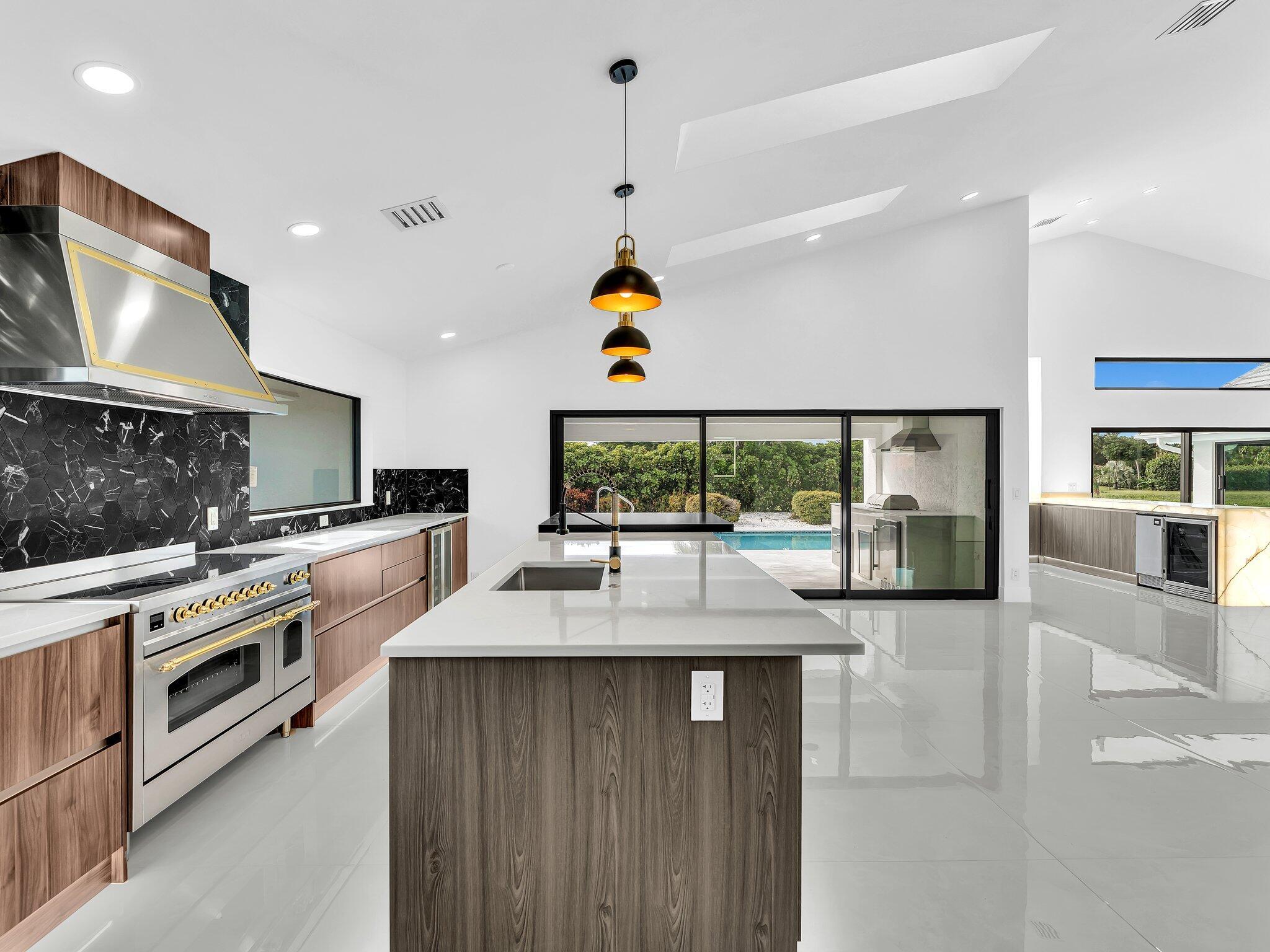 Boca Raton, Florida, 33433, United States, 5 Bedrooms Bedrooms, ,4 BathroomsBathrooms,Residential,Active,1967119