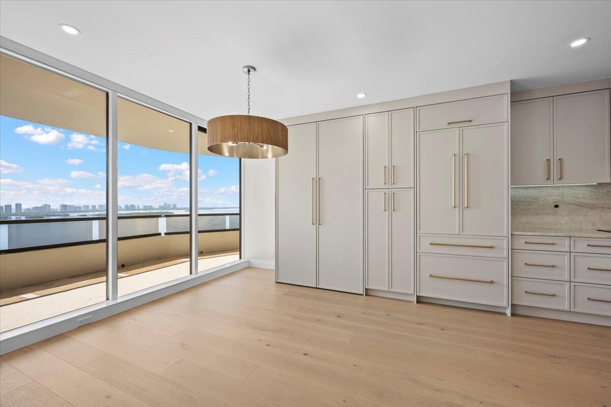 North Palm Beach, Florida, 33408, United States, 3 Bedrooms Bedrooms, ,3 BathroomsBathrooms,Residential,Active,1933736