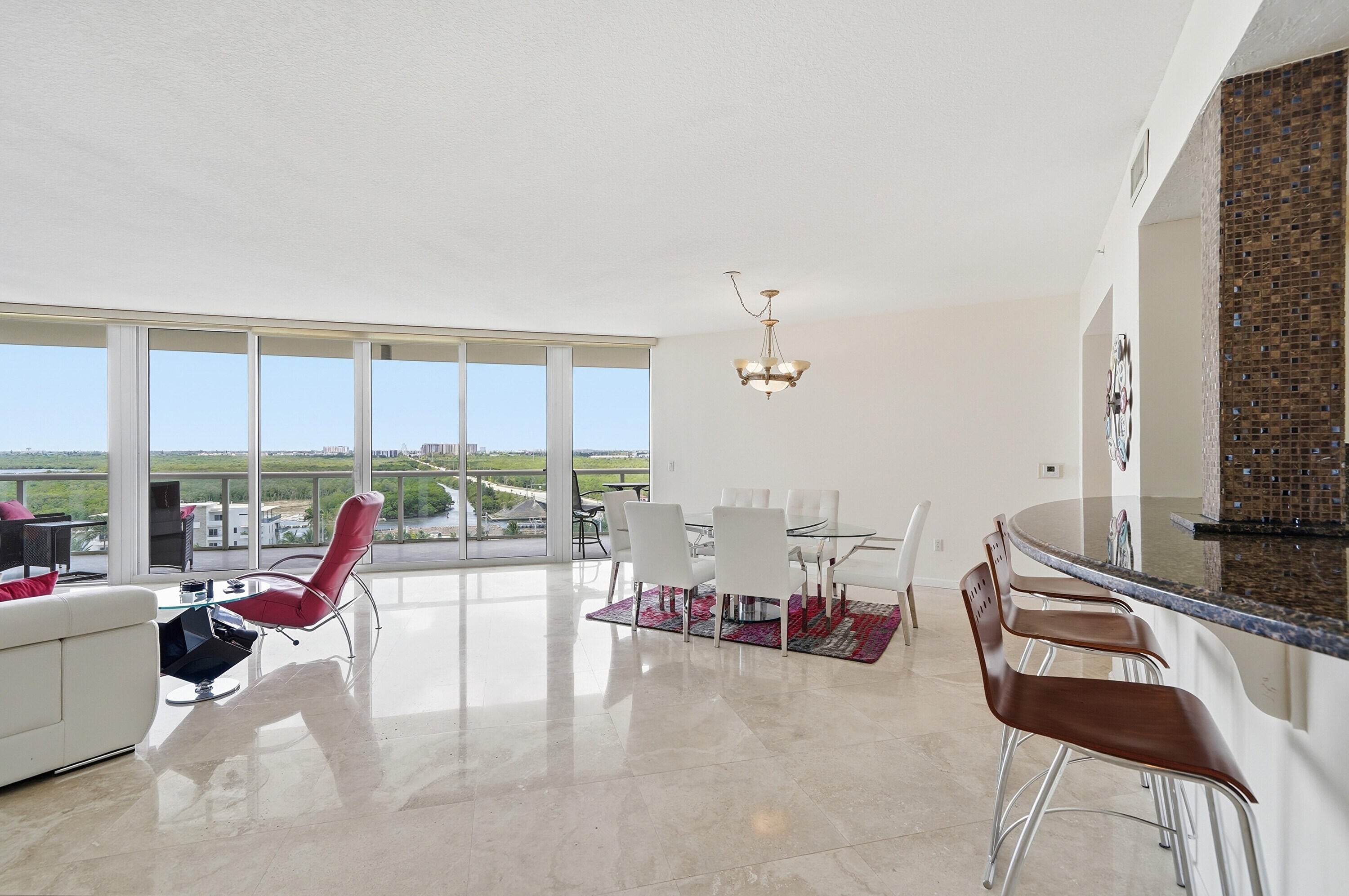 Hollywood, Florida, 33019, United States, 2 Bedrooms Bedrooms, ,3 BathroomsBathrooms,Residential,Active,2028550
