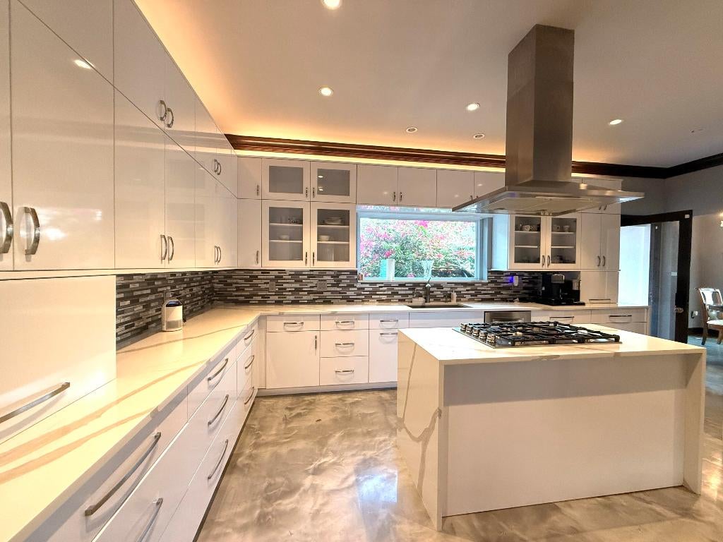 Fort Pierce, Florida, 34950, United States, 6 Bedrooms Bedrooms, ,6 BathroomsBathrooms,Residential,Active,2007665