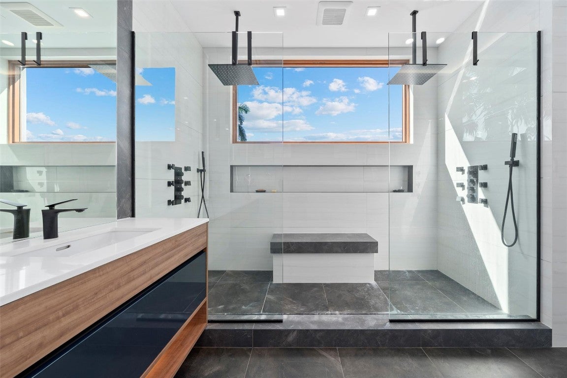 Lighthouse Point, Florida, 33064, United States, 5 Bedrooms Bedrooms, ,6 BathroomsBathrooms,Residential,Active,2006878