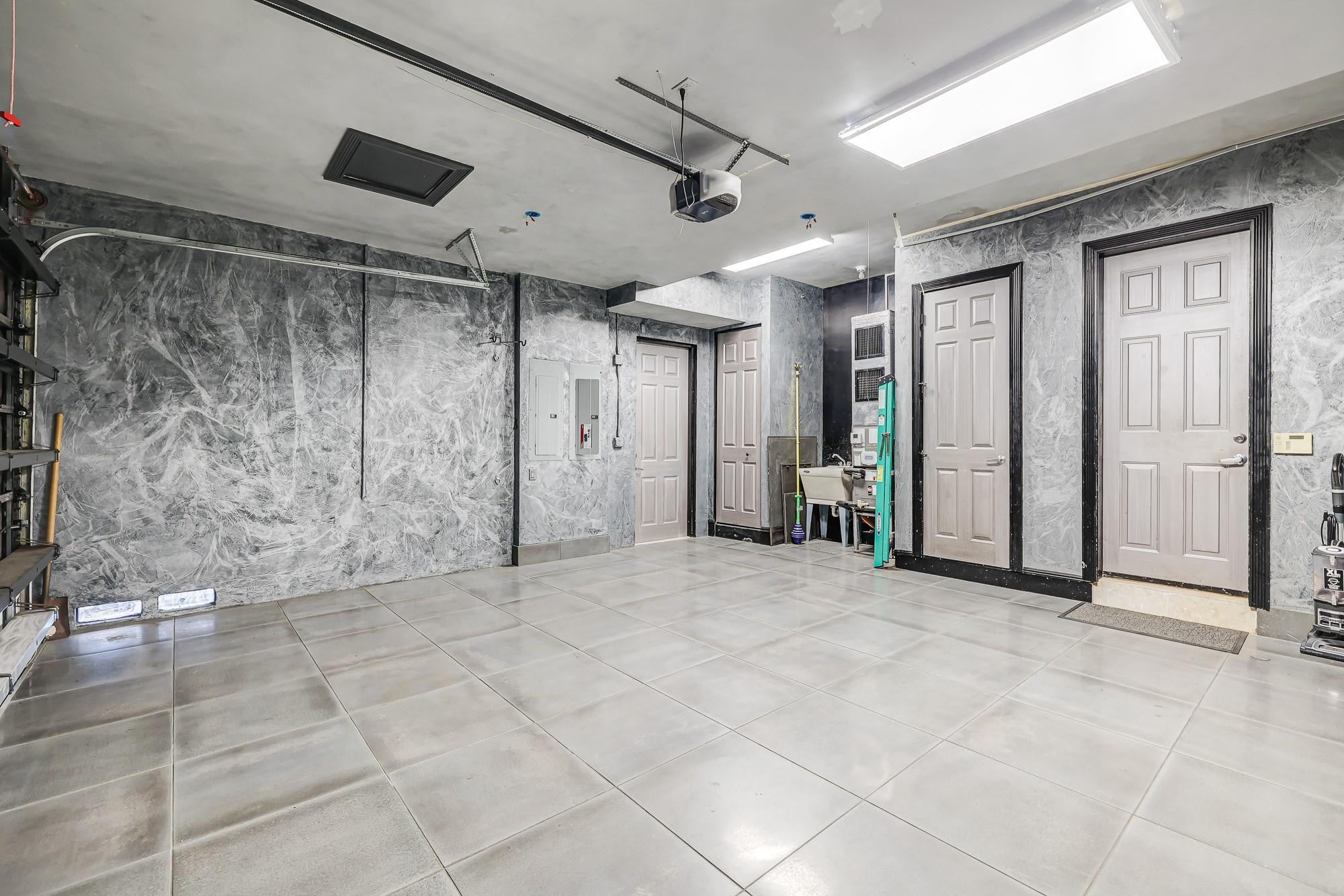 Wilton Manors, Florida, 33305, United States, 4 Bedrooms Bedrooms, ,4 BathroomsBathrooms,Residential,Active,2015475