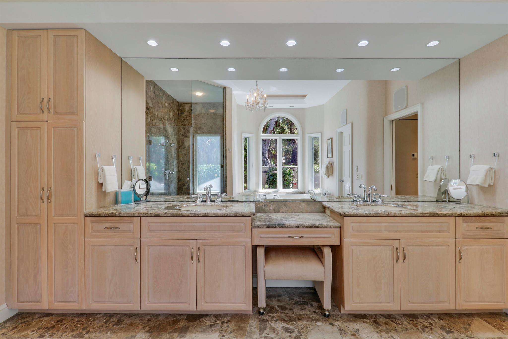 Indian River Shores, Florida, 32963, United States, 4 Bedrooms Bedrooms, ,6 BathroomsBathrooms,Residential,Active,1952294