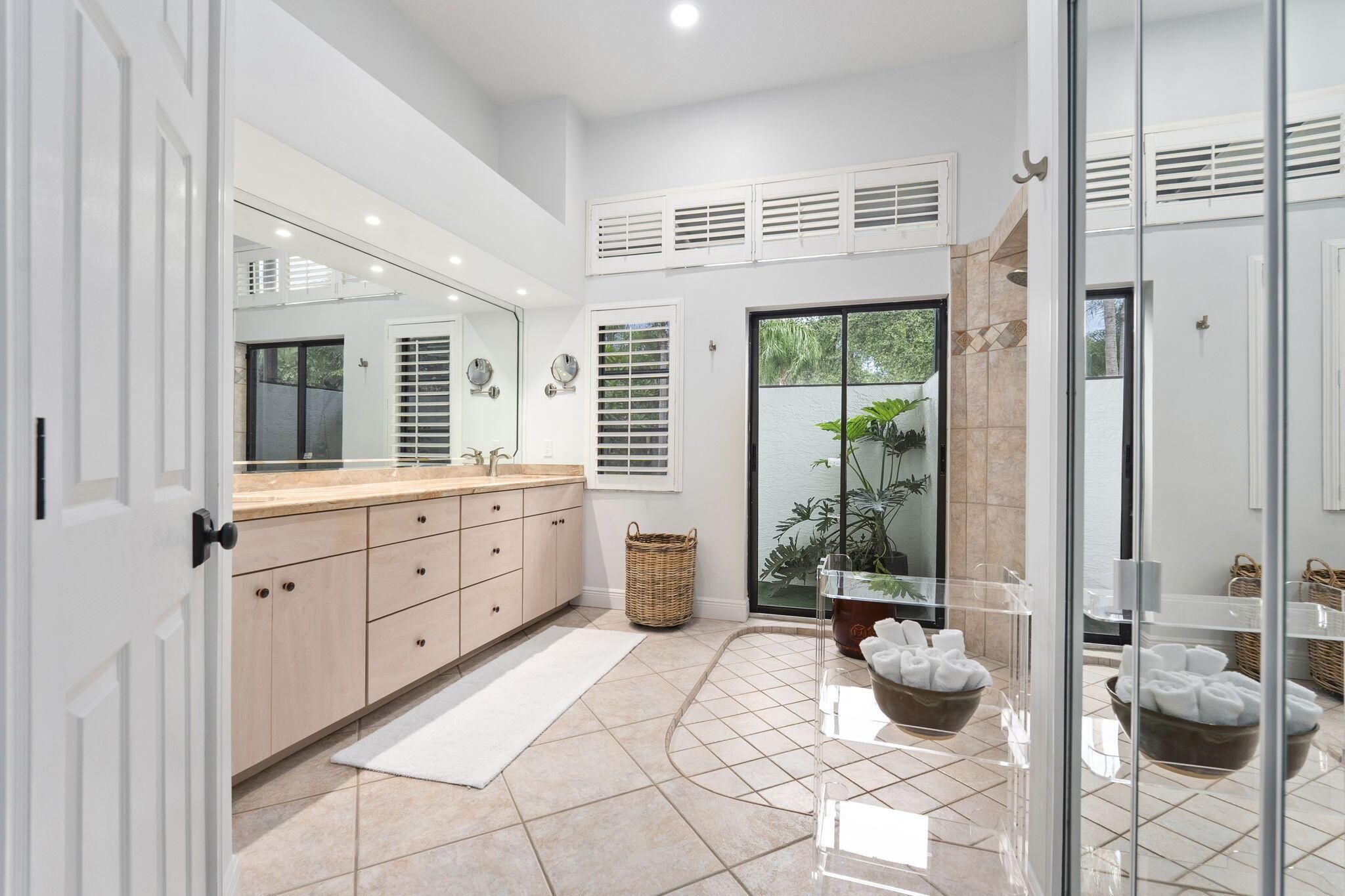Jensen Beach, Florida, 34957, United States, 4 Bedrooms Bedrooms, ,5 BathroomsBathrooms,Residential,Active,1945060