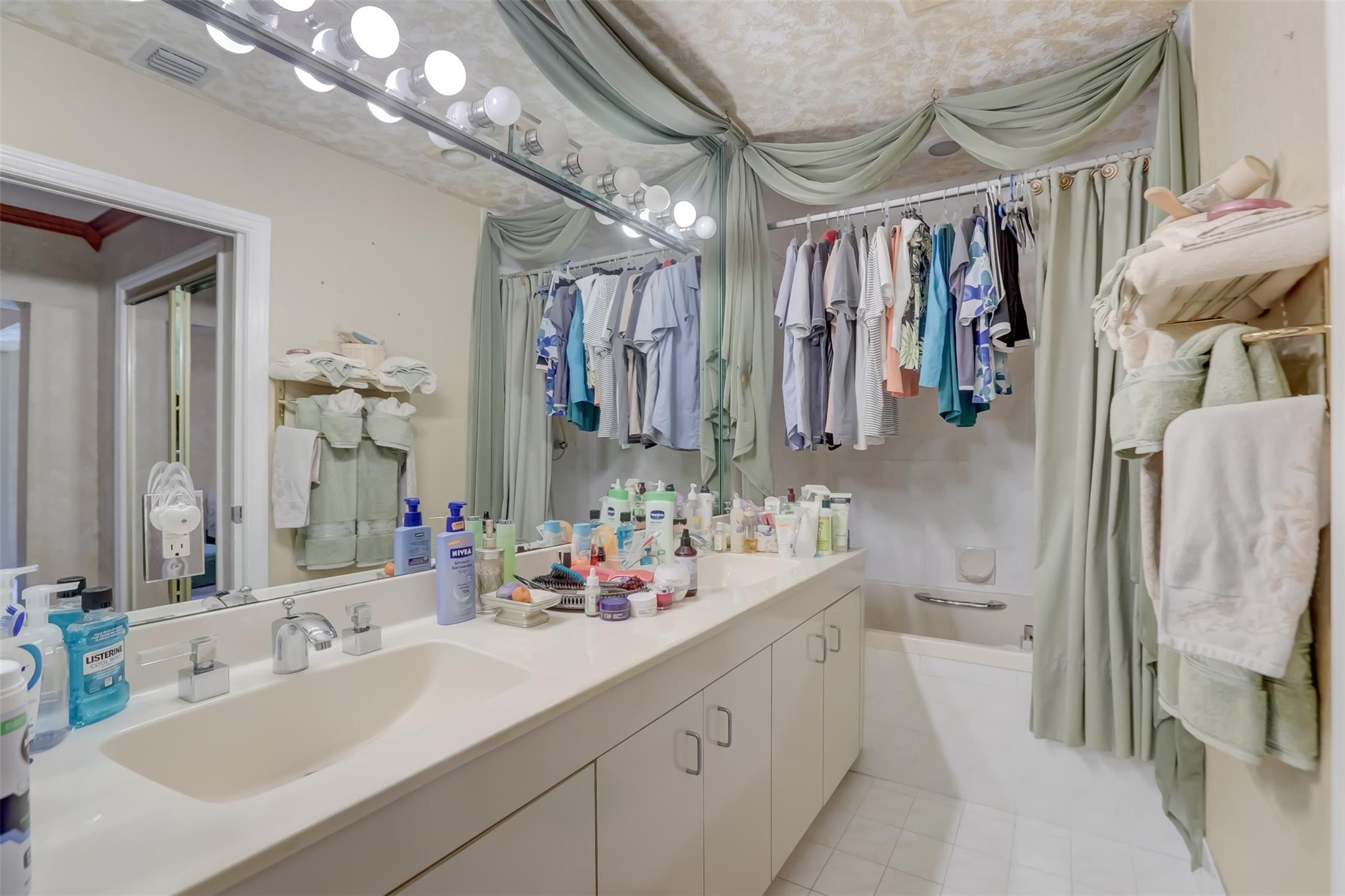 Pompano Beach, Florida, 33062, United States, ,4 BathroomsBathrooms,Residential,Active,1702029