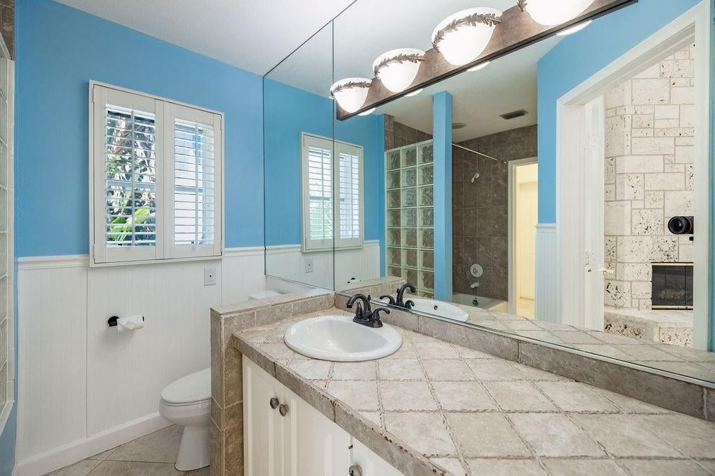 Lighthouse Point, Florida, 33064, United States, 4 Bedrooms Bedrooms, ,4 BathroomsBathrooms,Residential,Active,1701977