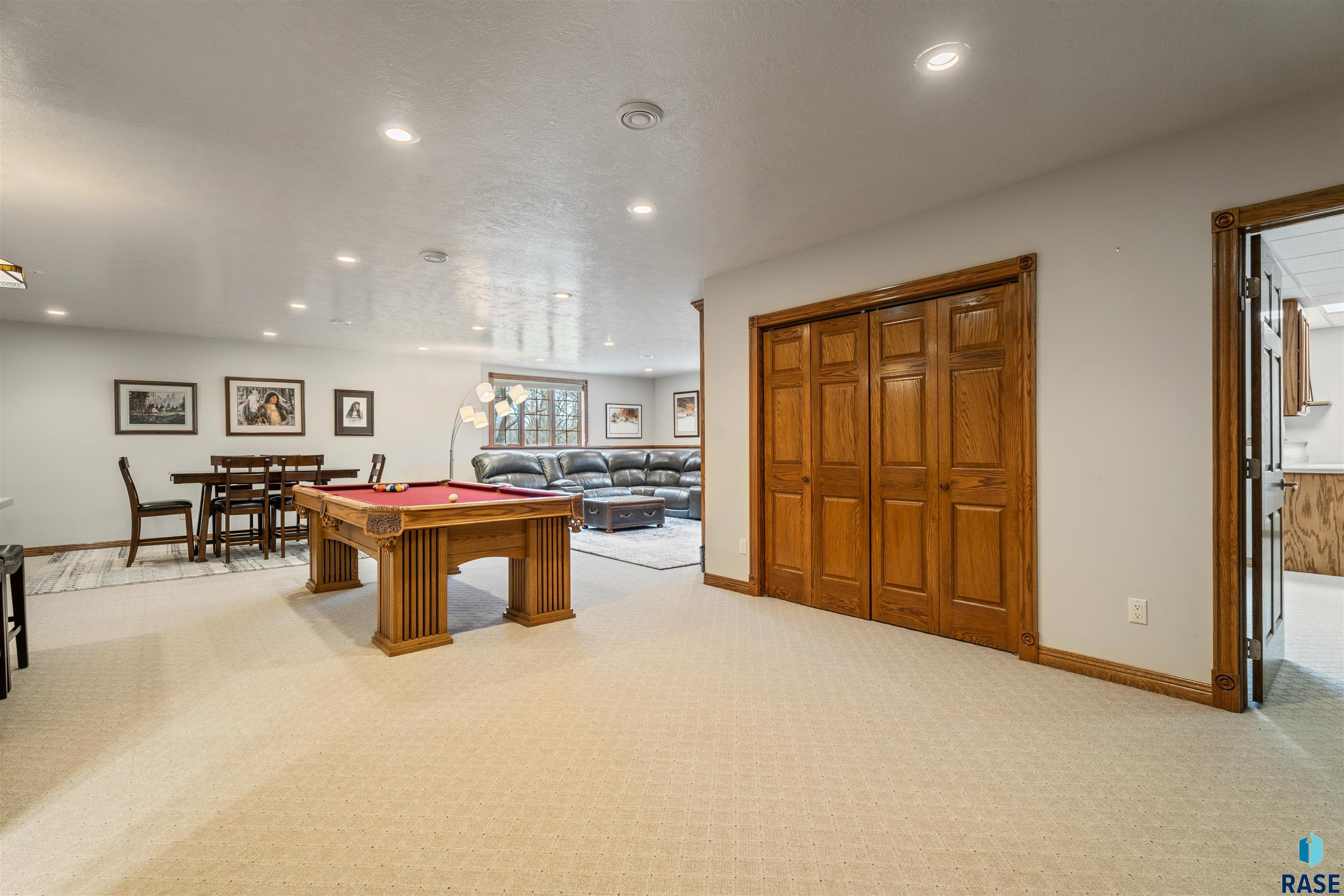 Sioux Falls, South Dakota, 57110, United States, 6 Bedrooms Bedrooms, ,6 BathroomsBathrooms,Residential,Active,1888969