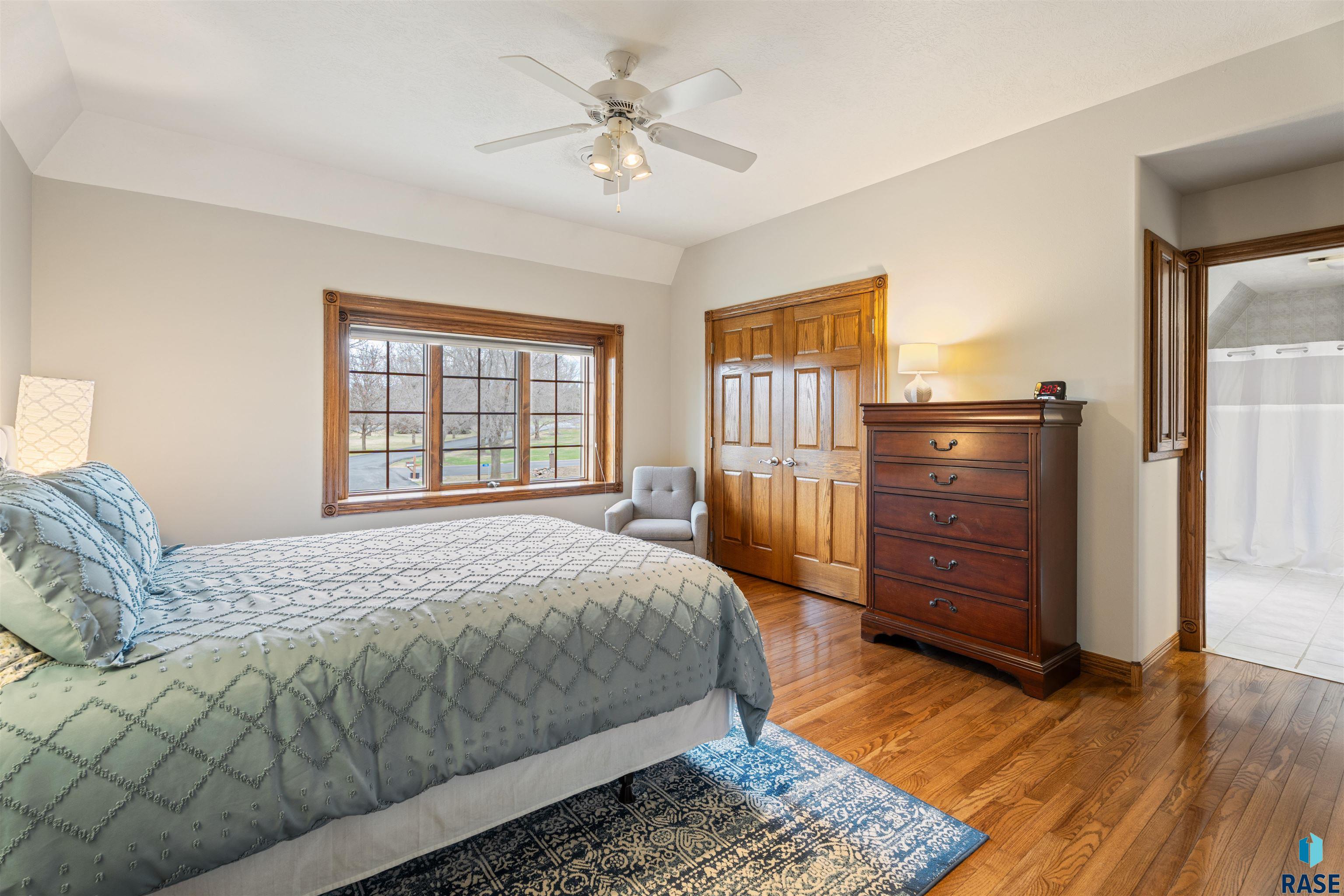 Sioux Falls, South Dakota, 57110, United States, 6 Bedrooms Bedrooms, ,6 BathroomsBathrooms,Residential,Active,1888969