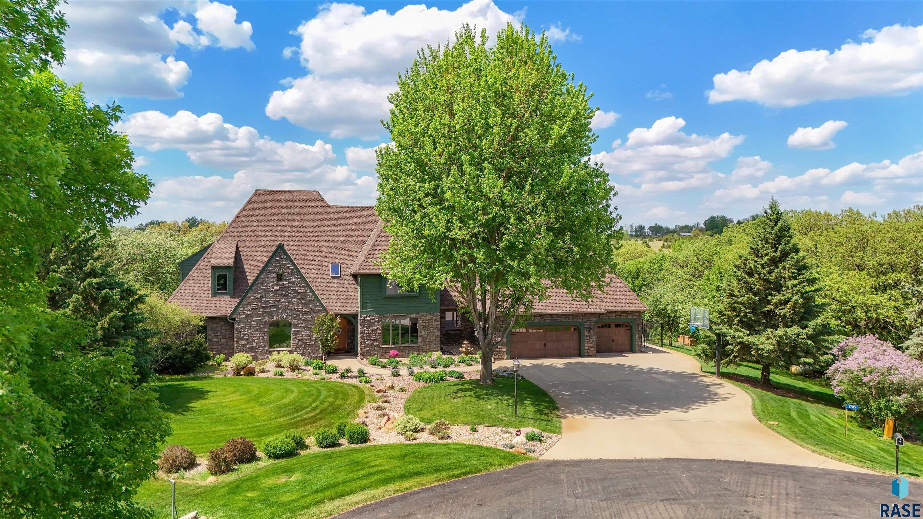 Sioux Falls, South Dakota, 57110, United States, 6 Bedrooms Bedrooms, ,6 BathroomsBathrooms,Residential,Active,1888969 Sioux Falls, South Dakota, 57110, United States, 6 Bedrooms Bedrooms, ,6 BathroomsBathrooms,Residential,Active,1888969