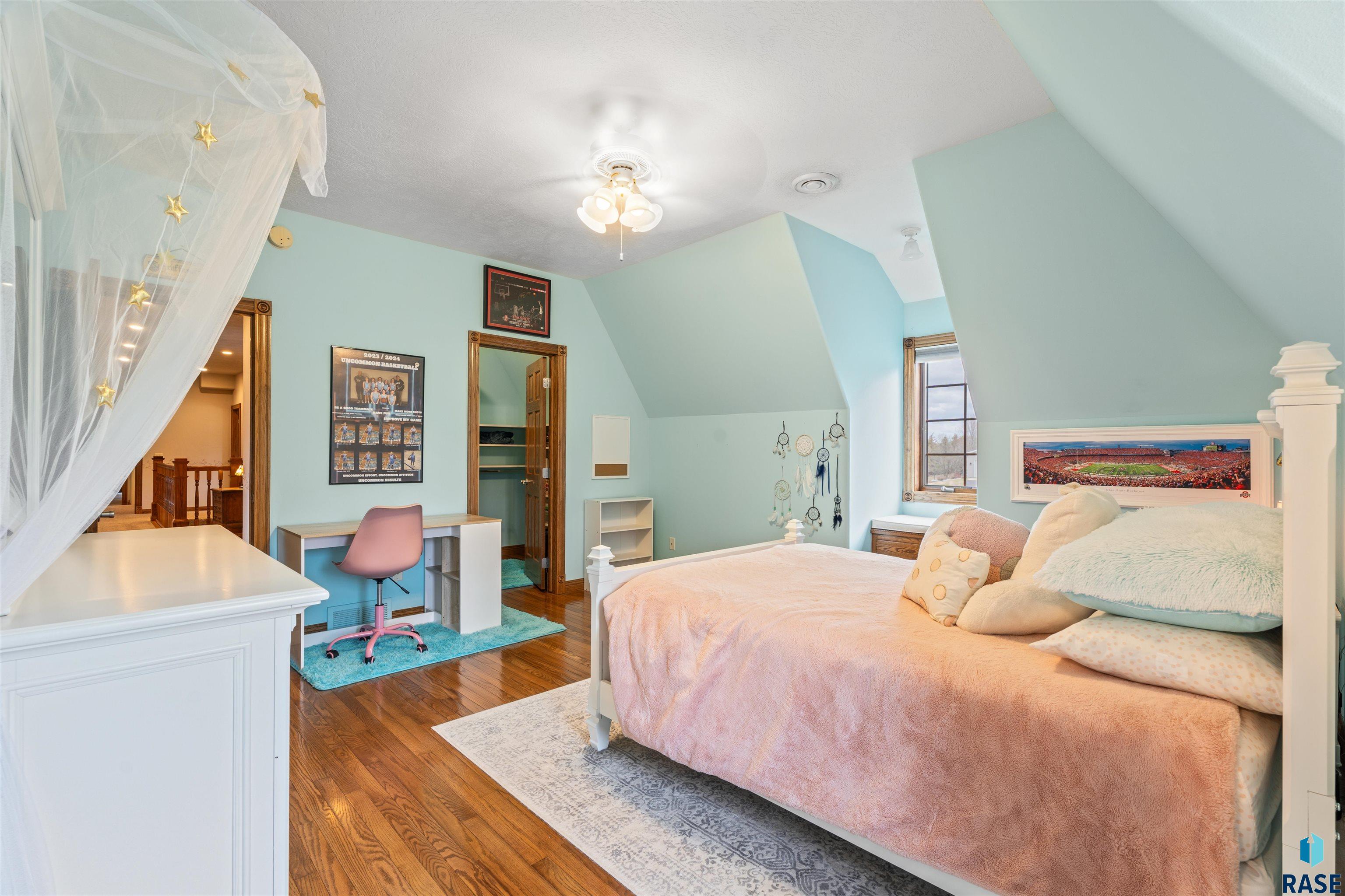 Sioux Falls, South Dakota, 57110, United States, 6 Bedrooms Bedrooms, ,6 BathroomsBathrooms,Residential,Active,1888969