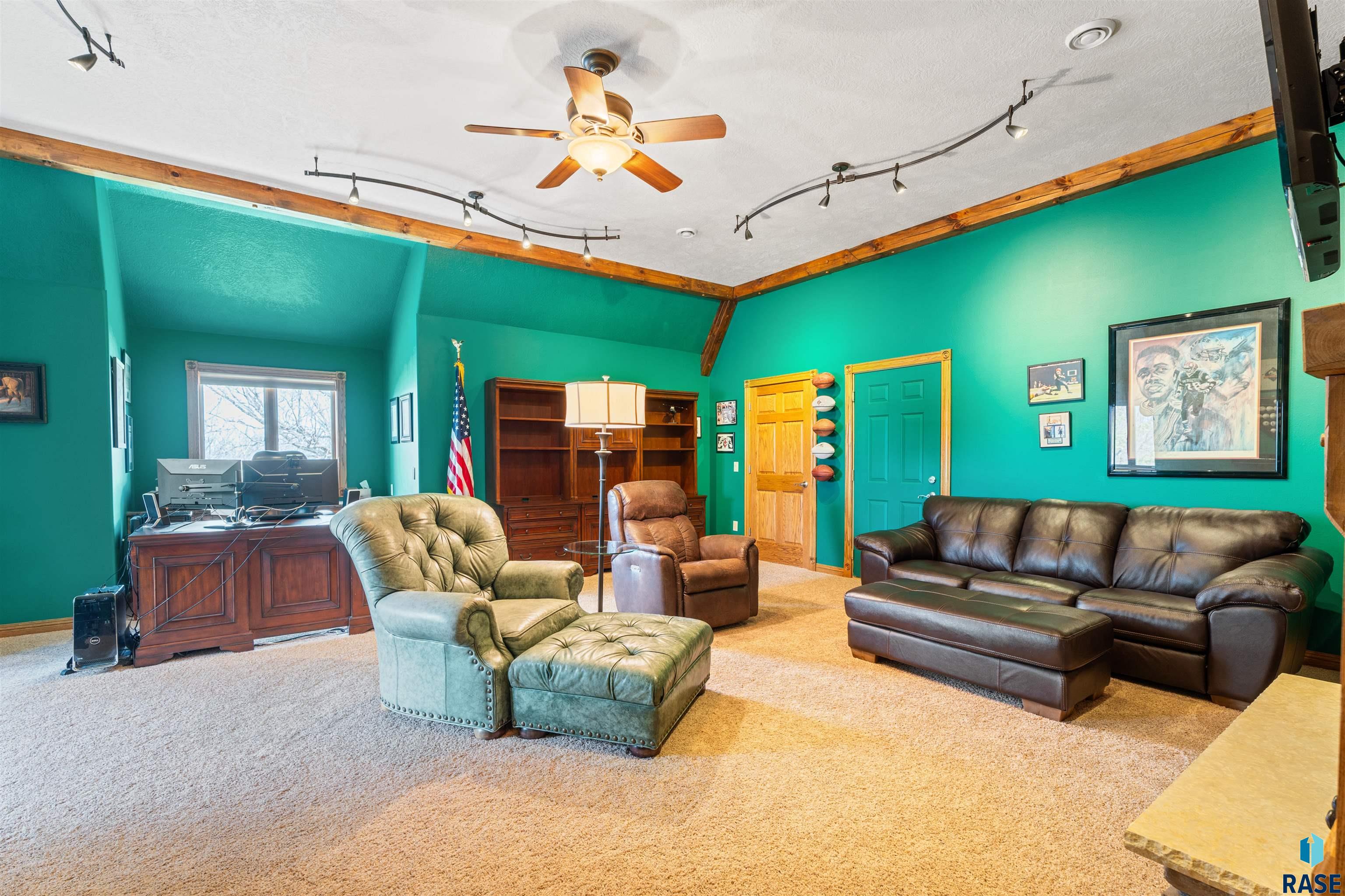 Sioux Falls, South Dakota, 57110, United States, 6 Bedrooms Bedrooms, ,6 BathroomsBathrooms,Residential,Active,1888969