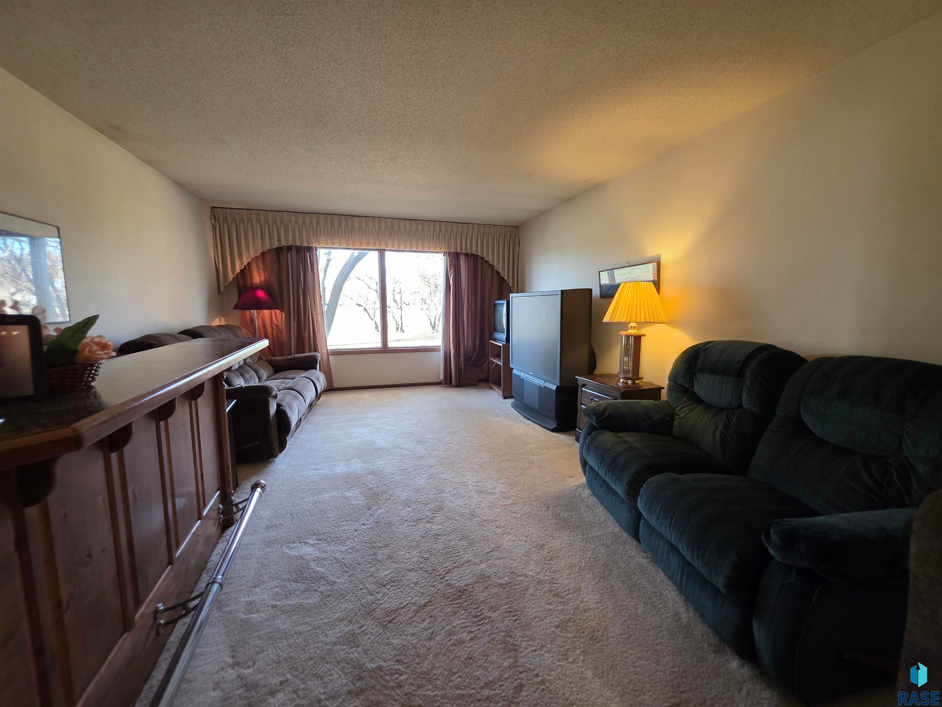 Brandon, South Dakota, 57005, United States, 3 Bedrooms Bedrooms, ,3 BathroomsBathrooms,Residential,Active,1969629