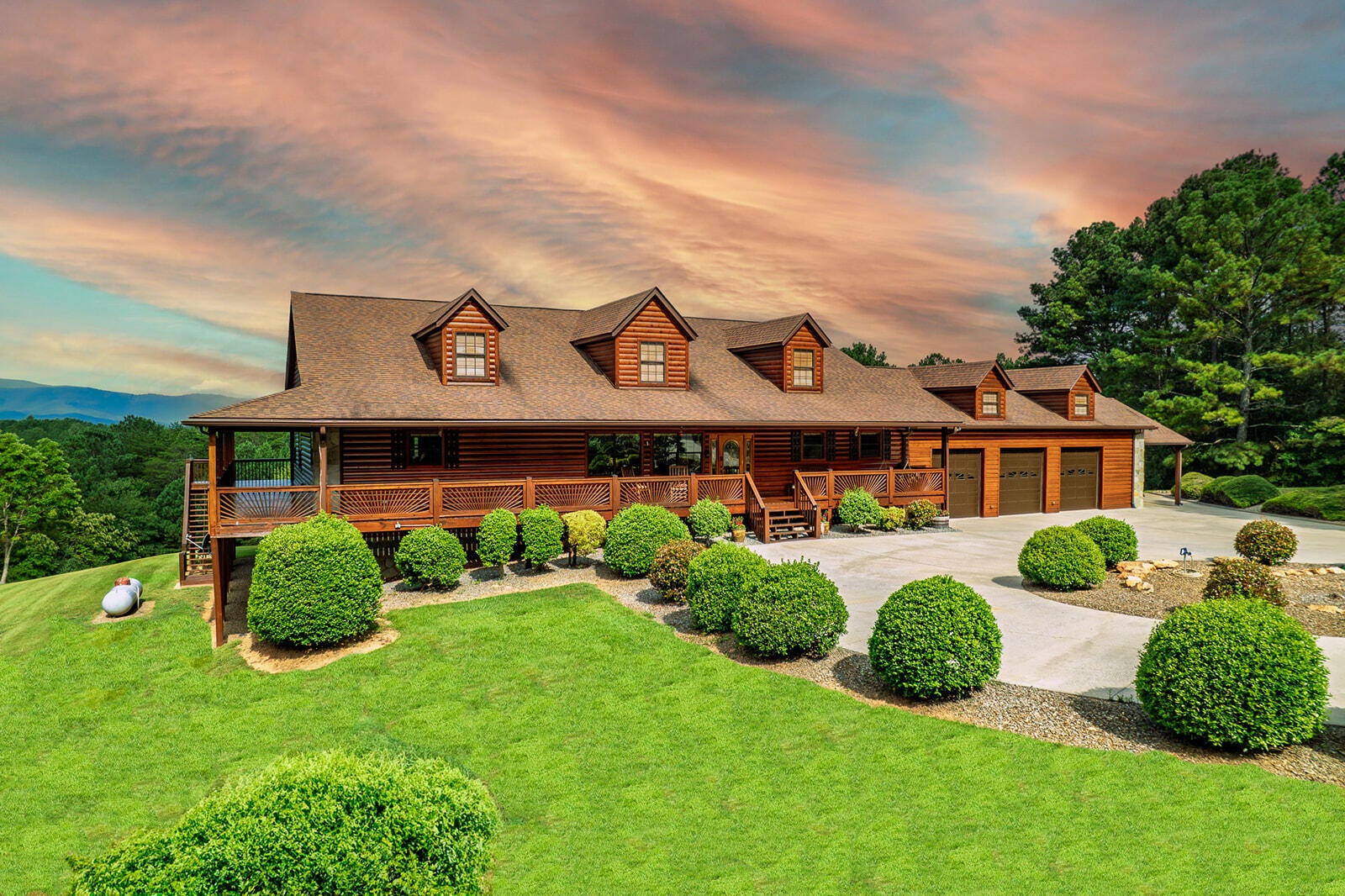 Copperhill, Tennessee, 37317, United States, 5 Bedrooms Bedrooms, ,6 BathroomsBathrooms,Residential,Active,1877841