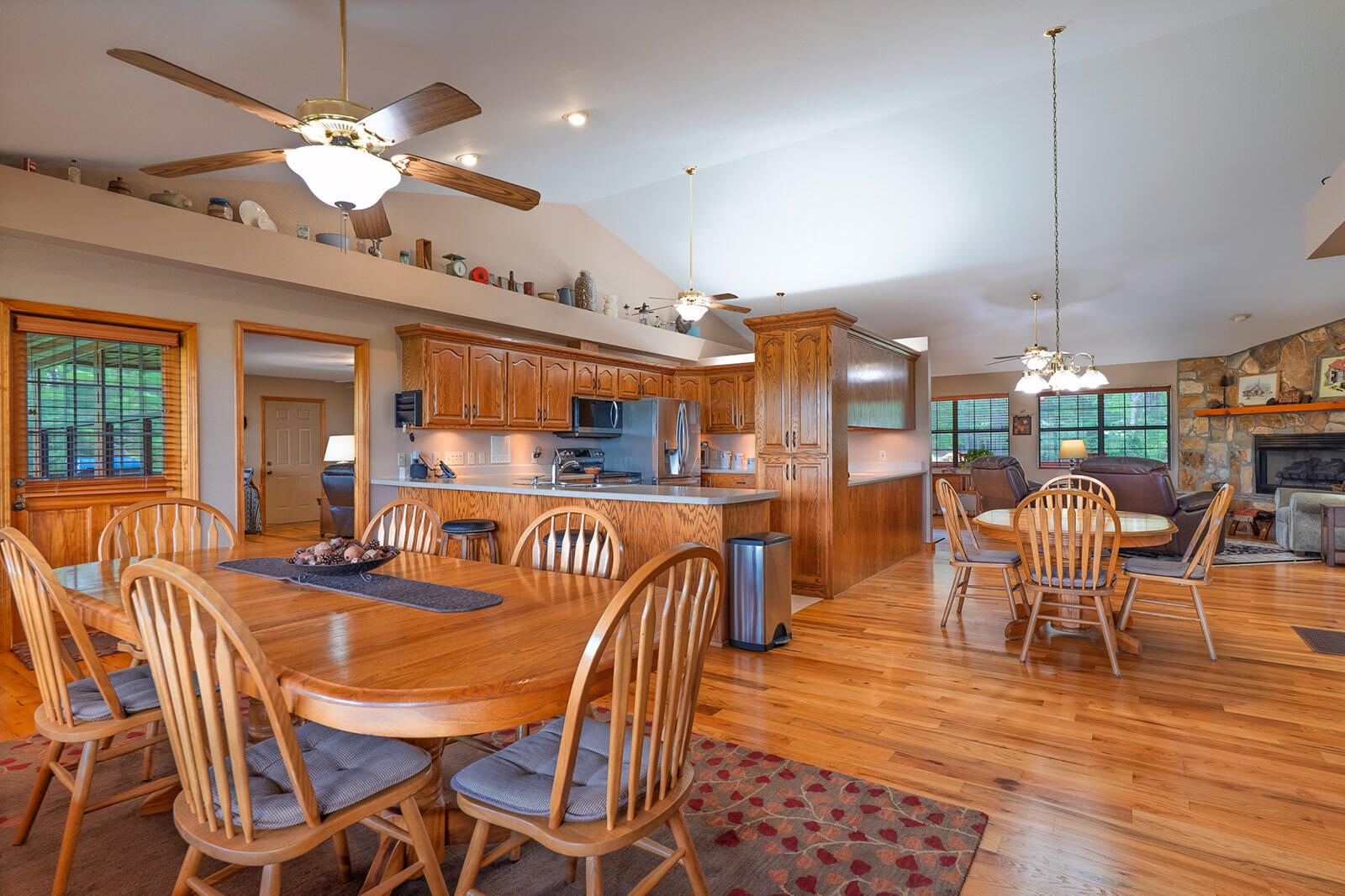 Copperhill, Tennessee, 37317, United States, 5 Bedrooms Bedrooms, ,6 BathroomsBathrooms,Residential,Active,1877841