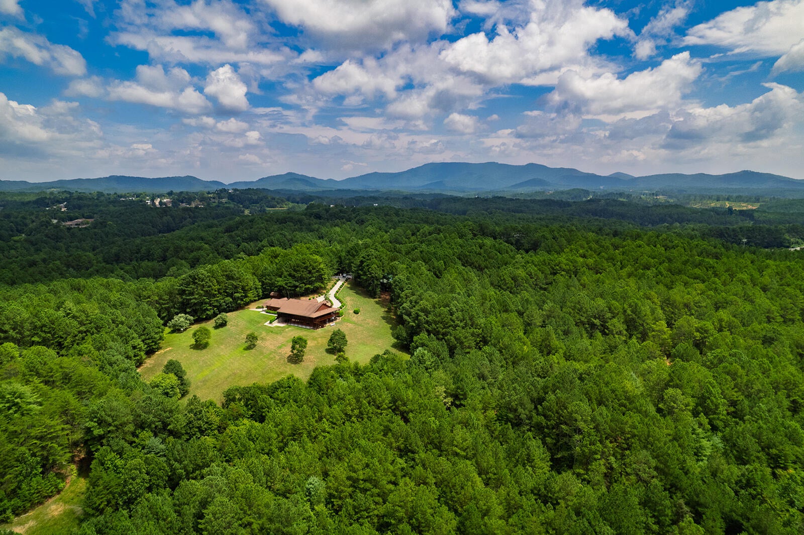 Copperhill, Tennessee, 37317, United States, 5 Bedrooms Bedrooms, ,6 BathroomsBathrooms,Residential,Active,1877841
