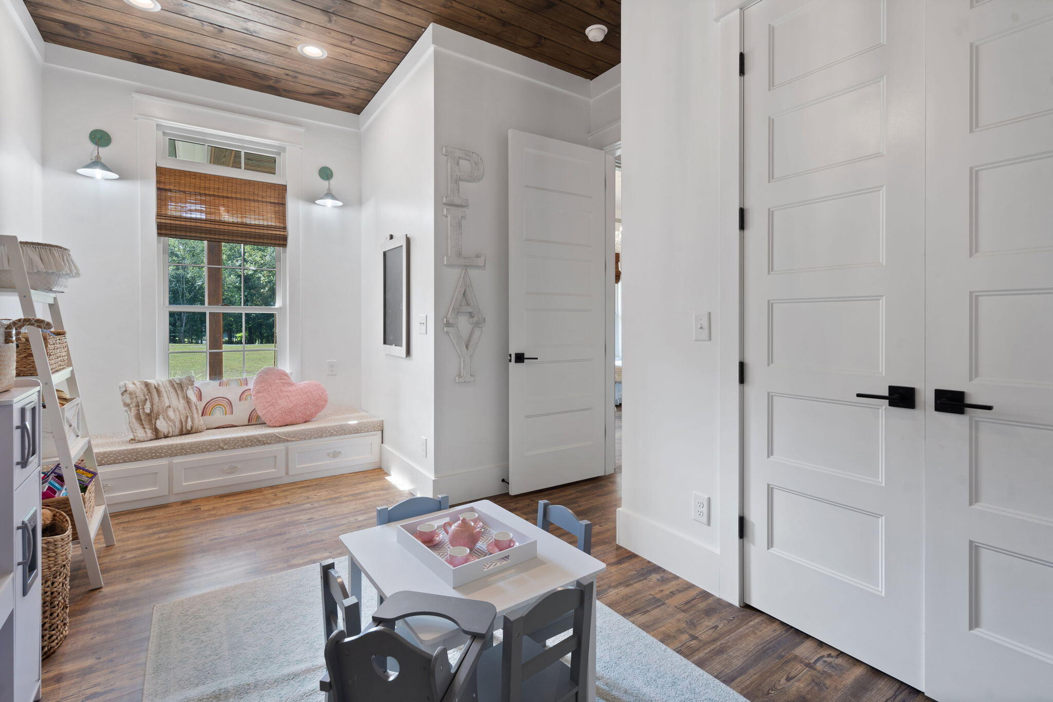 Calhoun, Tennessee, 37309, United States, 4 Bedrooms Bedrooms, ,3 BathroomsBathrooms,Residential,Active,1742062