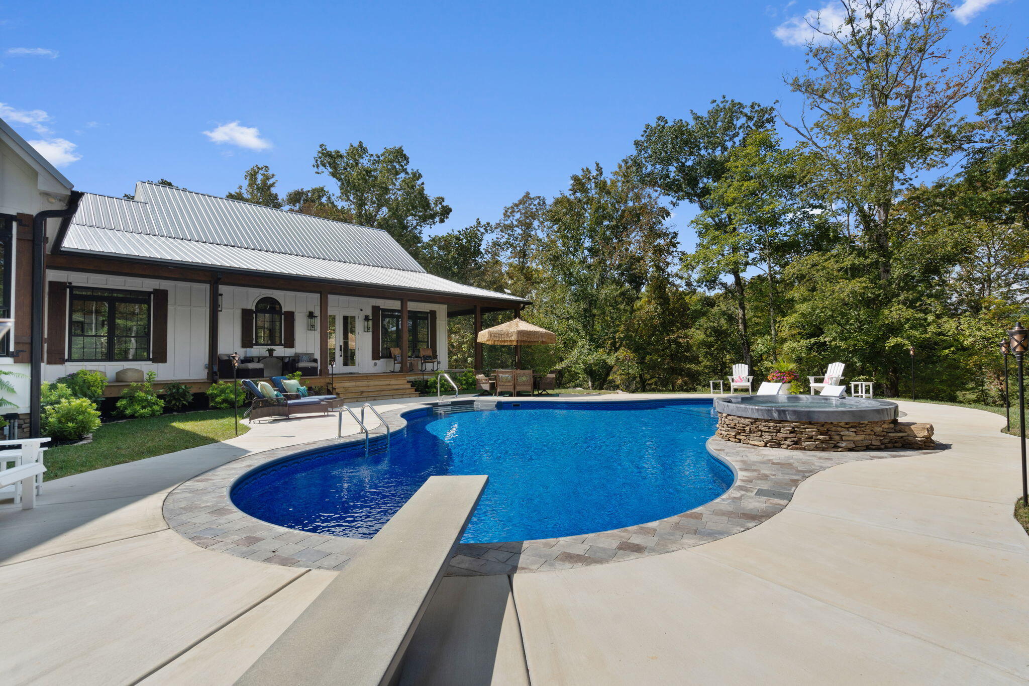 Calhoun, Tennessee, 37309, United States, 4 Bedrooms Bedrooms, ,3 BathroomsBathrooms,Residential,Active,1742062