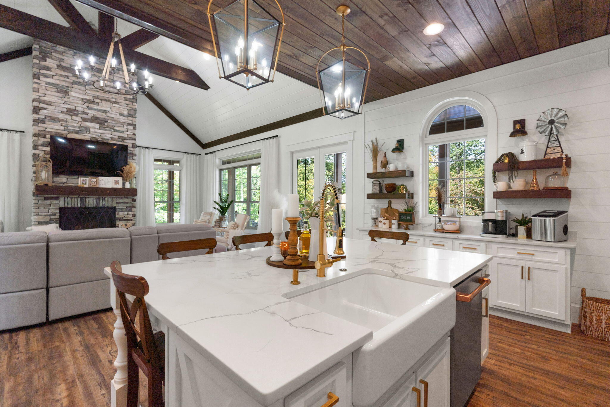 Calhoun, Tennessee, 37309, United States, 4 Bedrooms Bedrooms, ,3 BathroomsBathrooms,Residential,Active,1742062