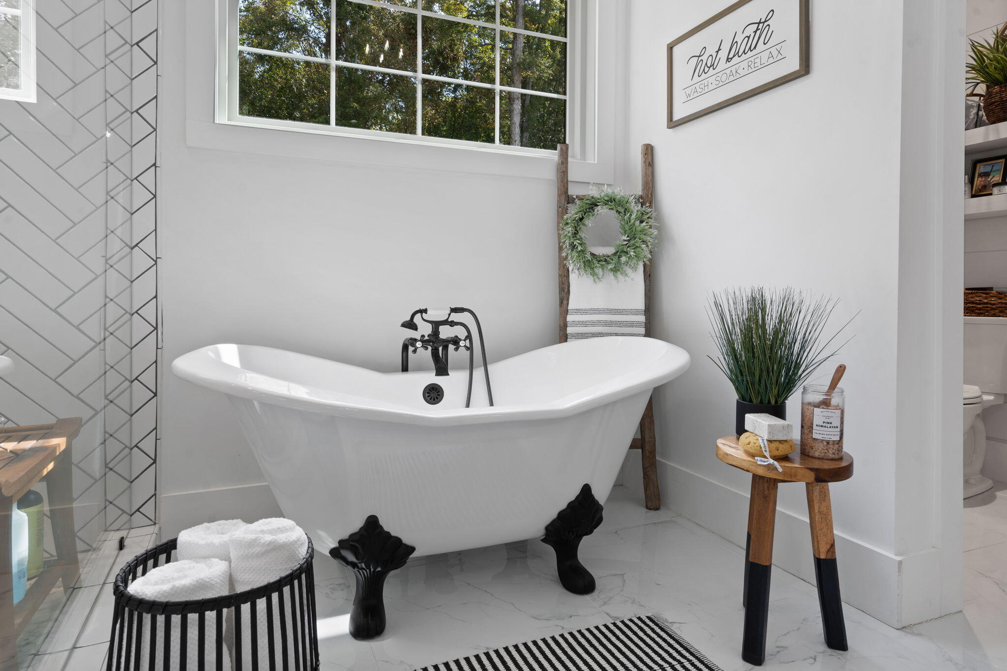 Calhoun, Tennessee, 37309, United States, 4 Bedrooms Bedrooms, ,3 BathroomsBathrooms,Residential,Active,1742062